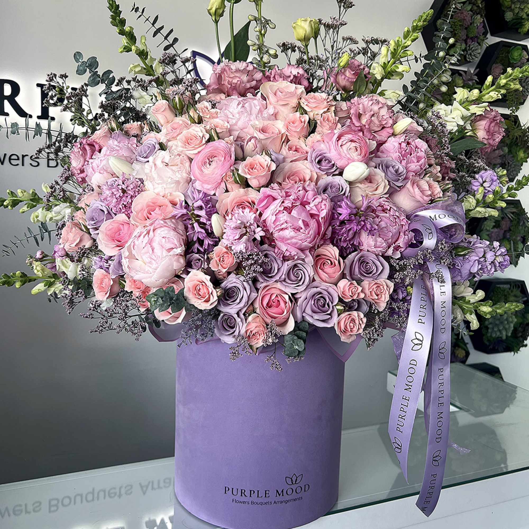 Standard container size - D6.75'x H7.5'

Deluxe container size - D8.25'x H9.5'

Premium container