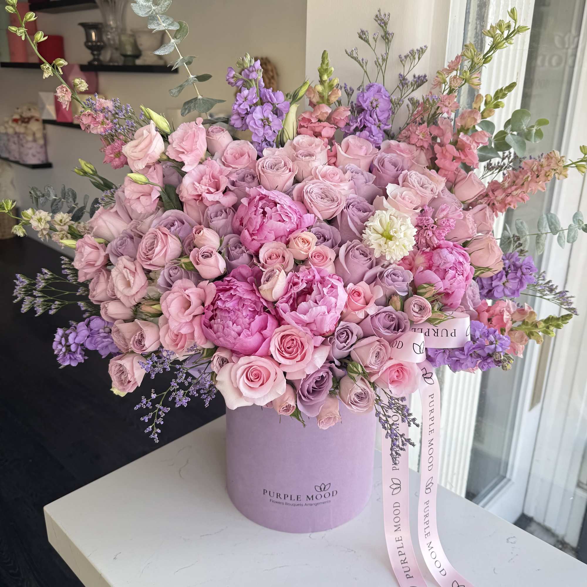 Standard container size - D6.75'x H7.5'

Deluxe container size - D8.25'x H9.5'

Premium container