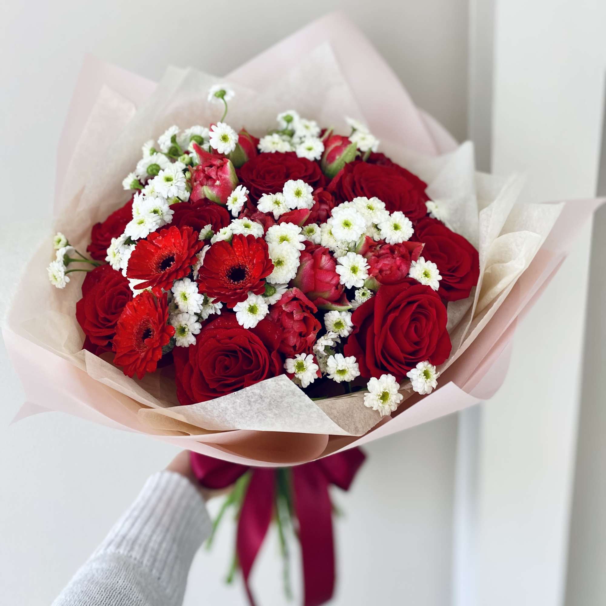Awww, this cute and lovely bouquet holds all your heart in it!