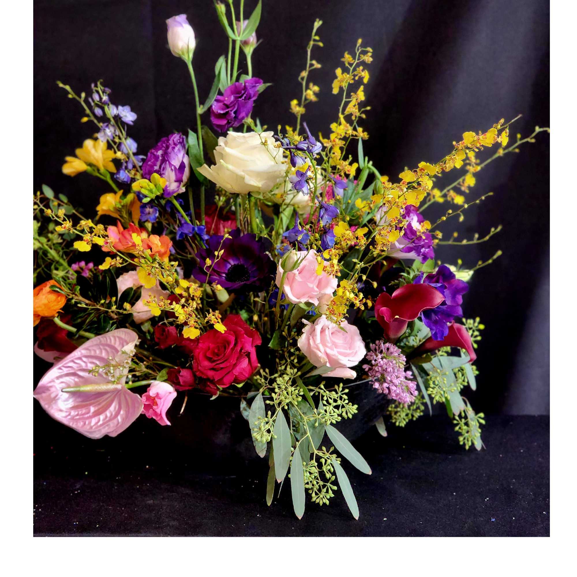 Wow your person! A plethora of roses, garden roses, seasonal flowers mimicking