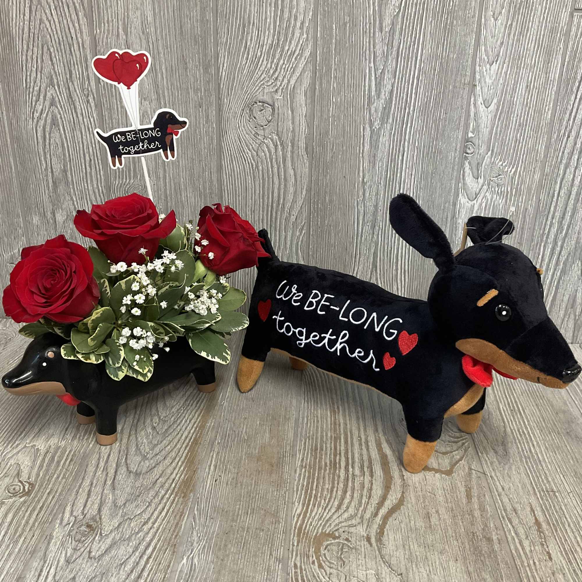 Put a smile on your sweetheart's face with this witty, romantic dachshund