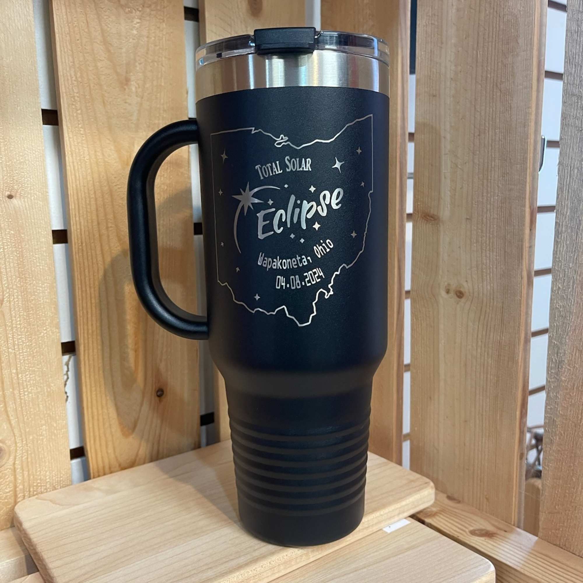 Keep your drink cold or warm with this 40 oz handled tumbler.