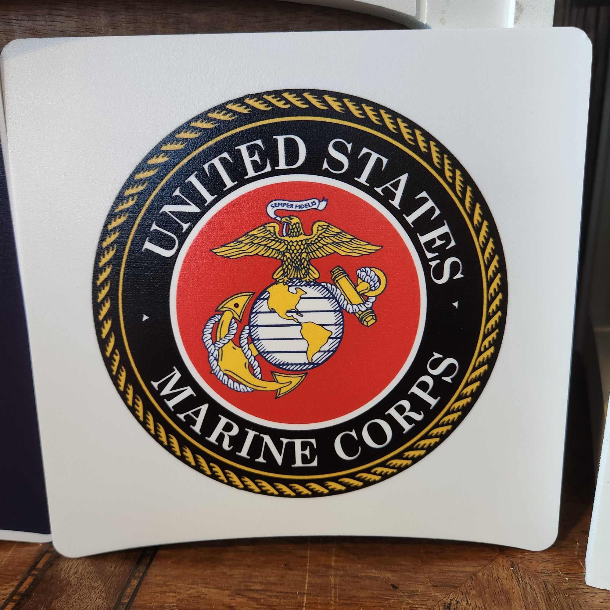 This planter is inserted with a growing spathiphyllum (Peace lily) plant.
Please specify