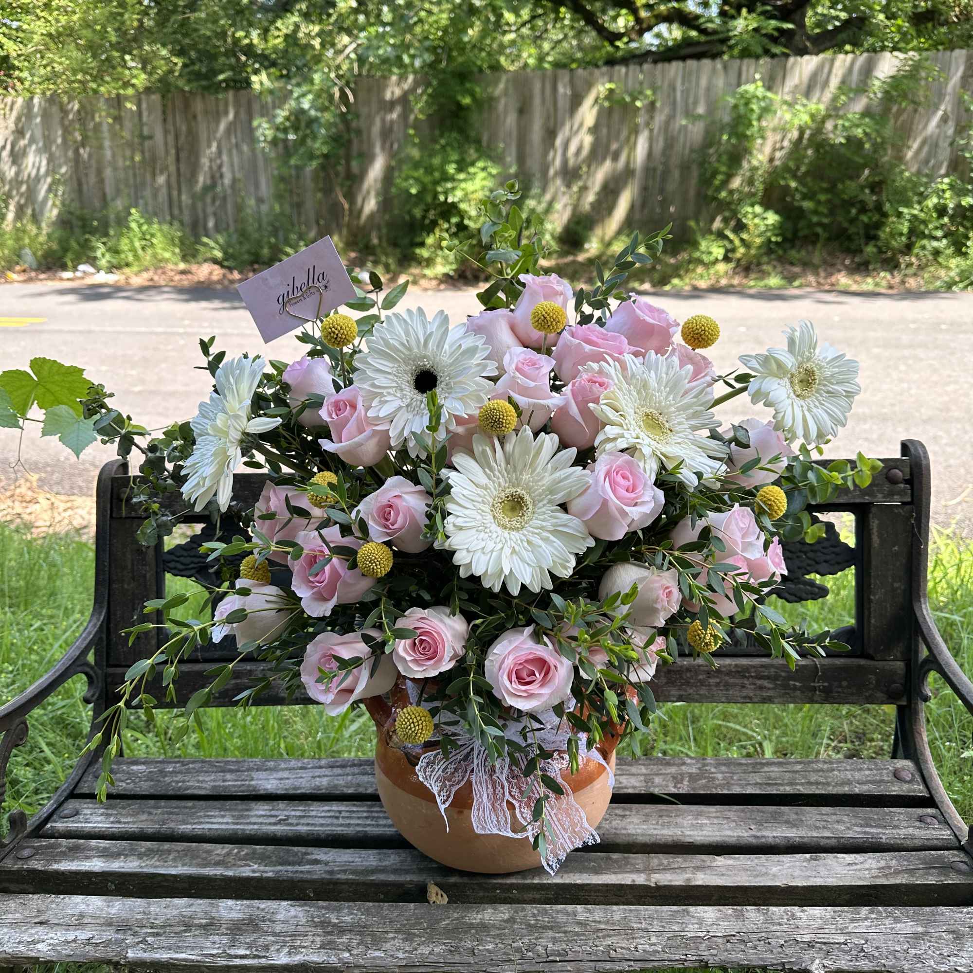 Mexican &ldquo;ollita&rdquo; full of flowers, they are freestyle all are different and