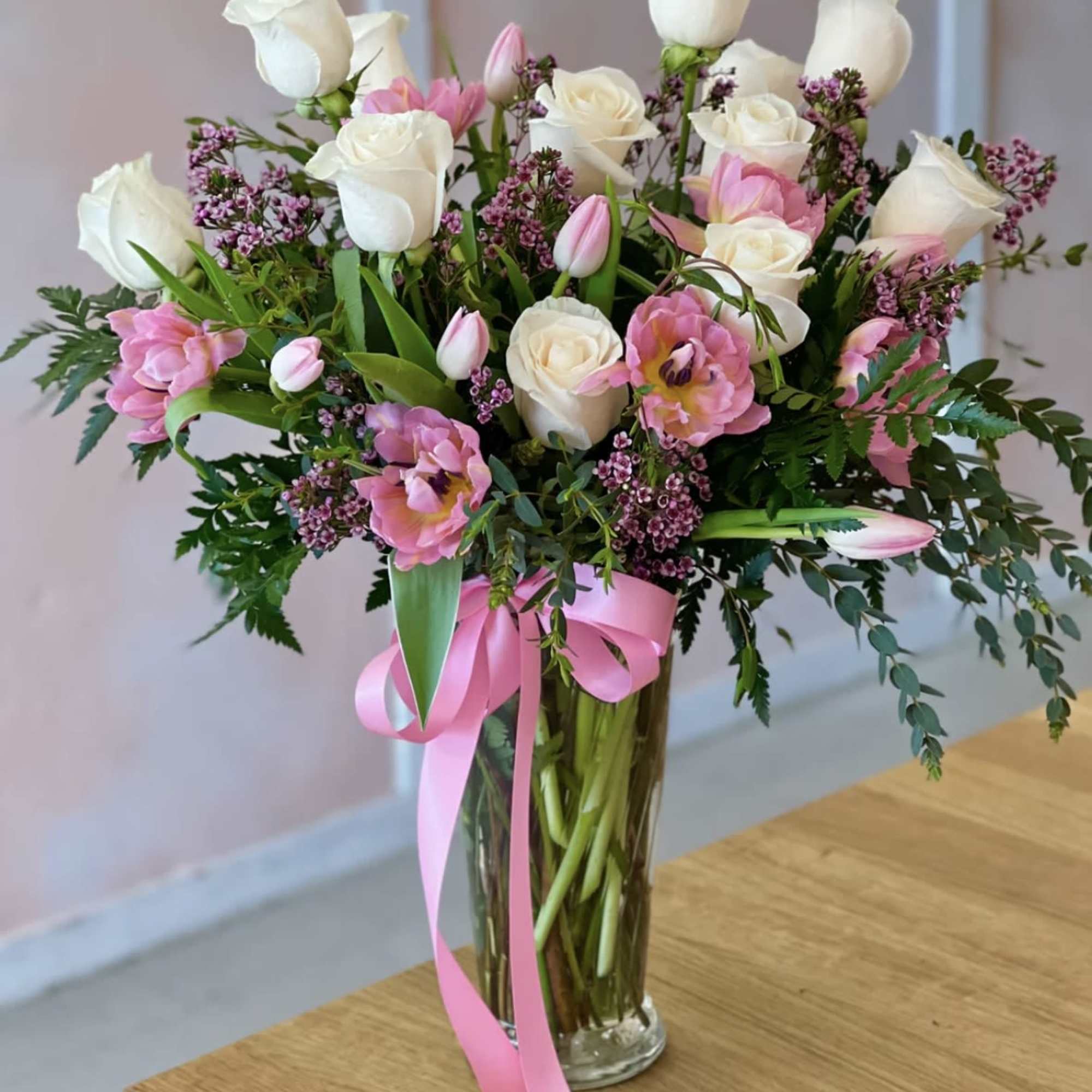  glass vase with mix flowers