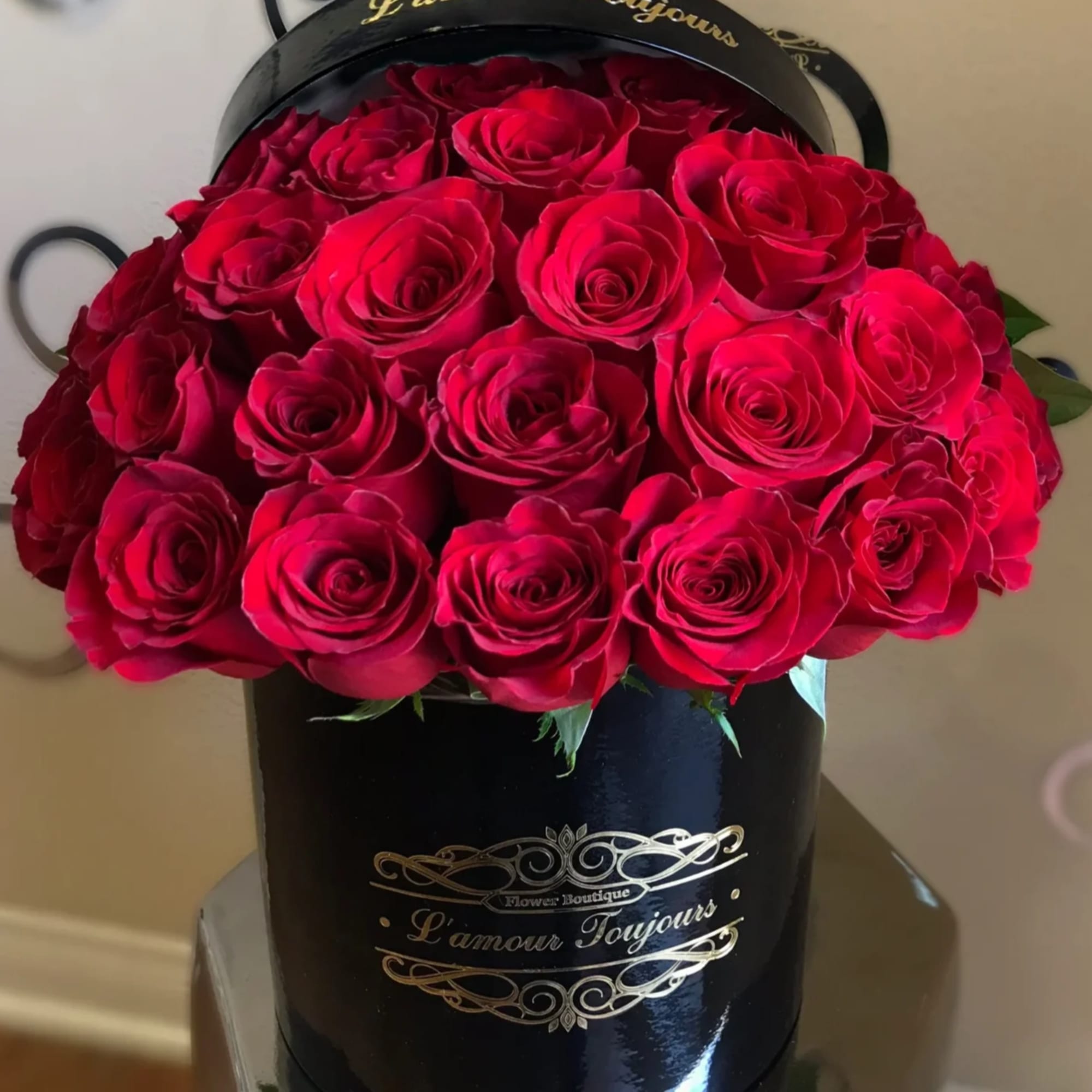 25 Premium Fresh Red Roses

