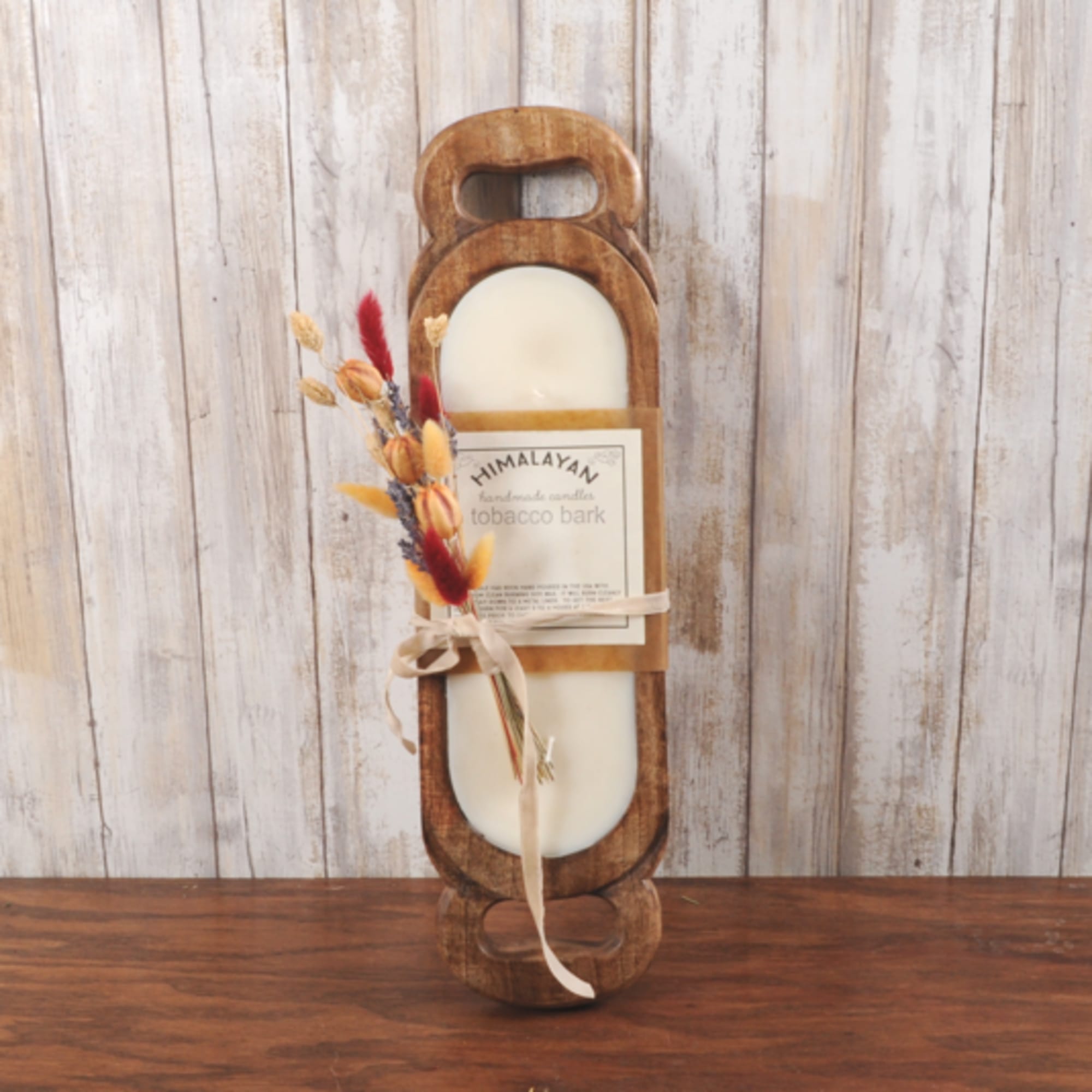 Dimensions- 6 &times; 19 &times; 2.25 in
Burn Time- 35 hours
This wood Candle