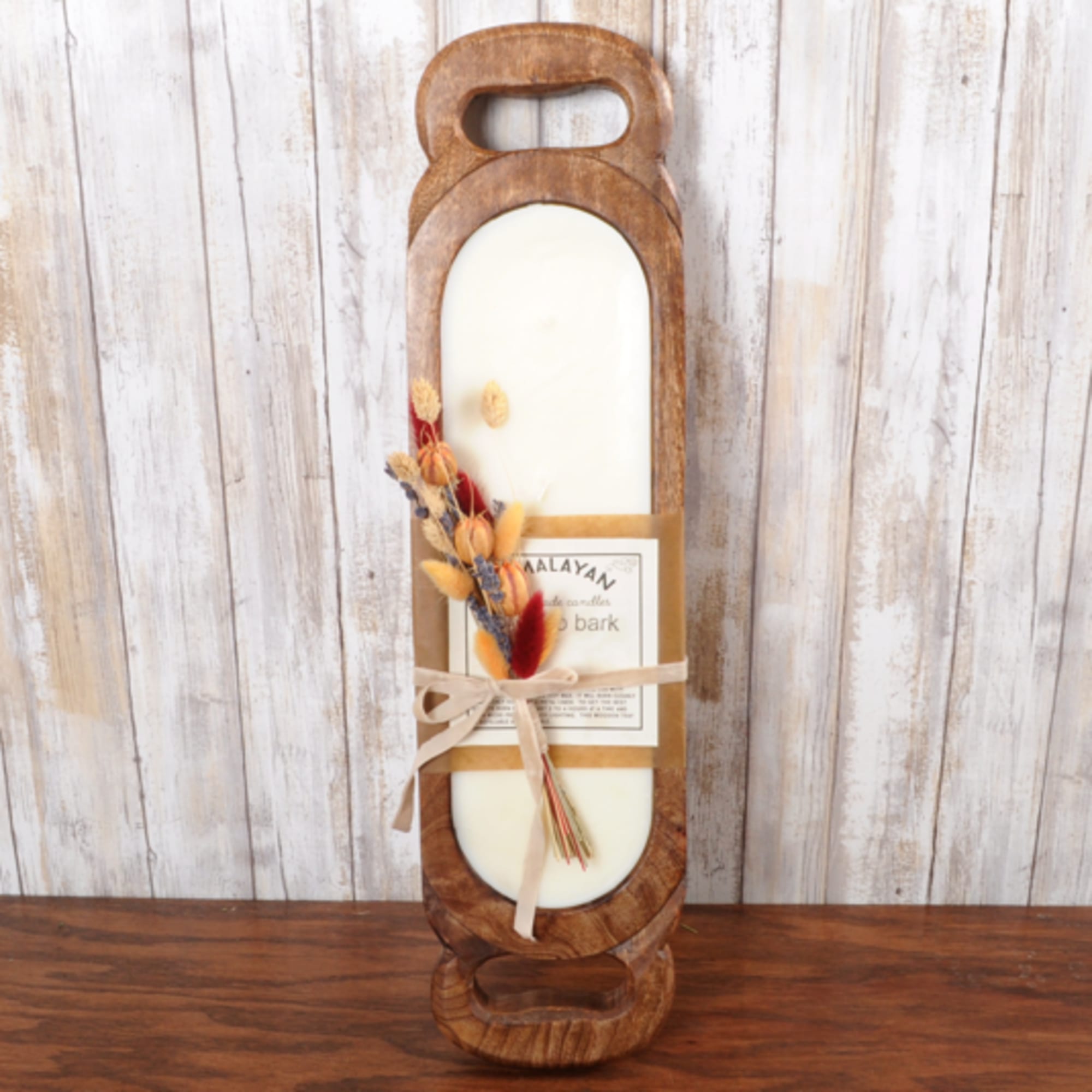 Dimensions- 6 &times; 19 &times; 2.25 in
Burn Time- 35 hours
This wood Candle