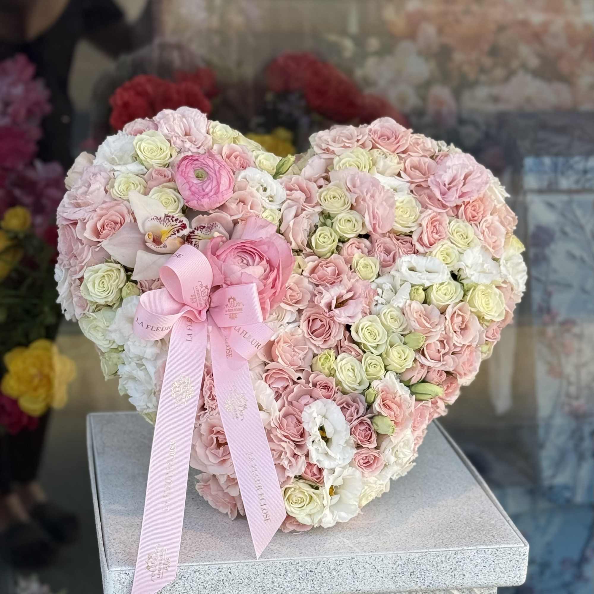 Discover the magic of blooming elegance with La Coeur &Eacute;clatant &mdash; a