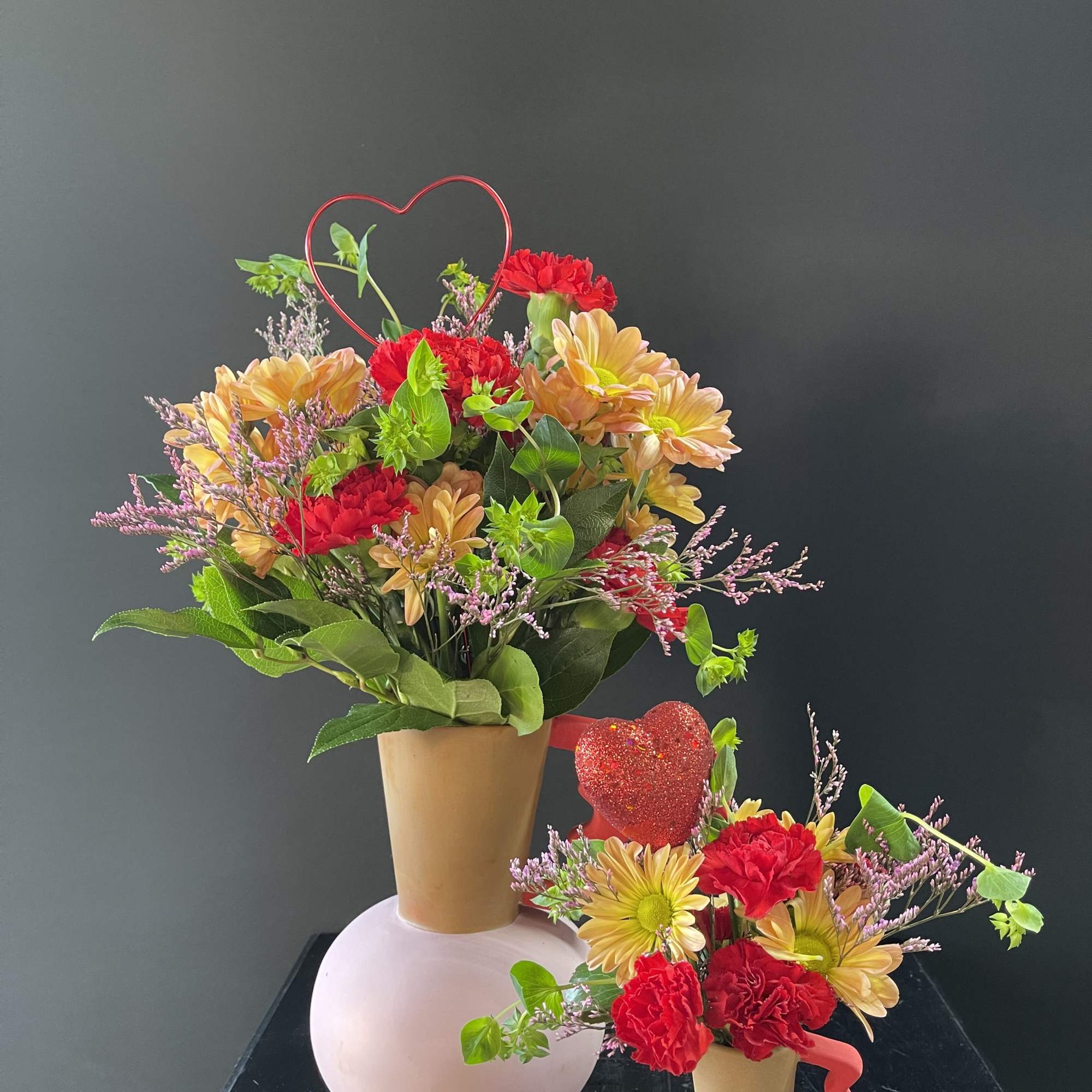 This Cute, Vibrant Flower arrangement is so dreamy with bold colors. 