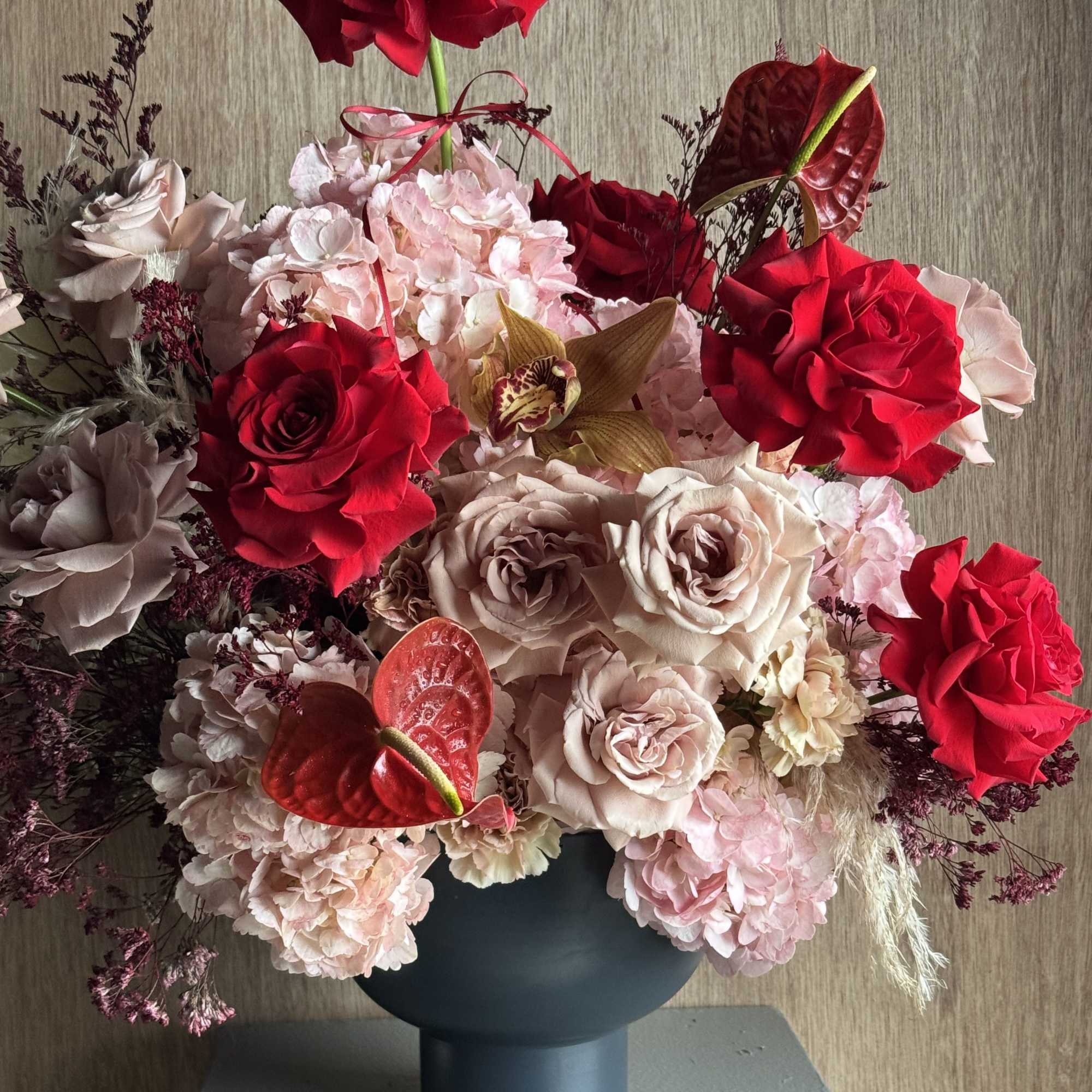 Seasonal vase created for lovers!