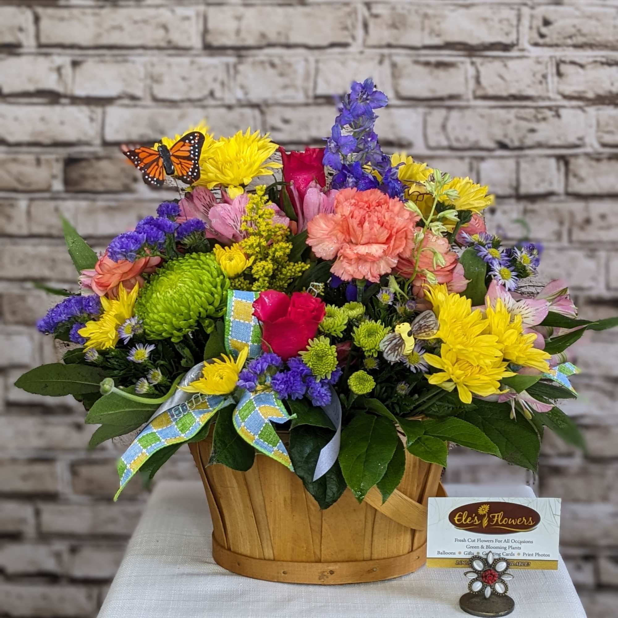 Celebrate the joy of the season with our Vibrant Jubilee Basket&mdash;a cheerful