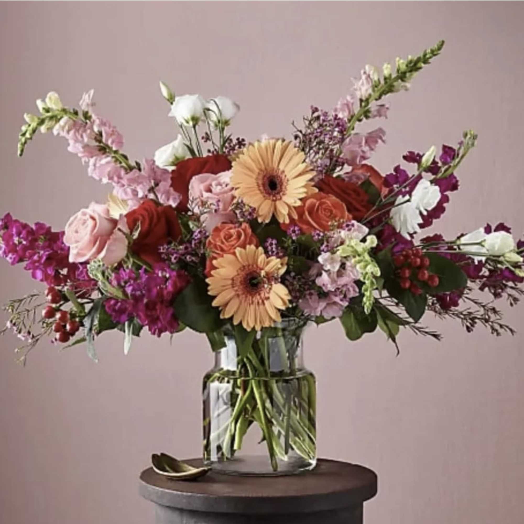 Show them how you really feel with our Grand Gesture Bouquet. The