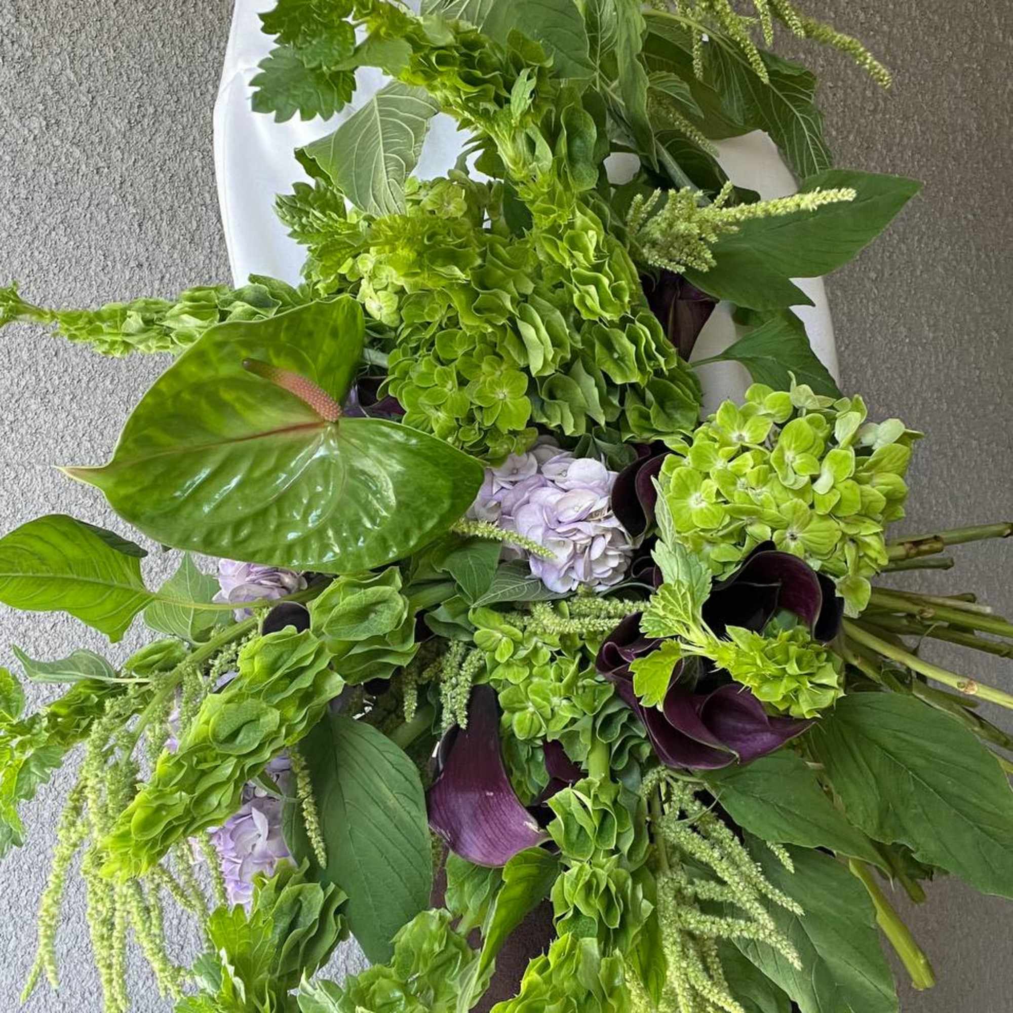 Woodland is the breath of nature captured in an elegant bouquet. A