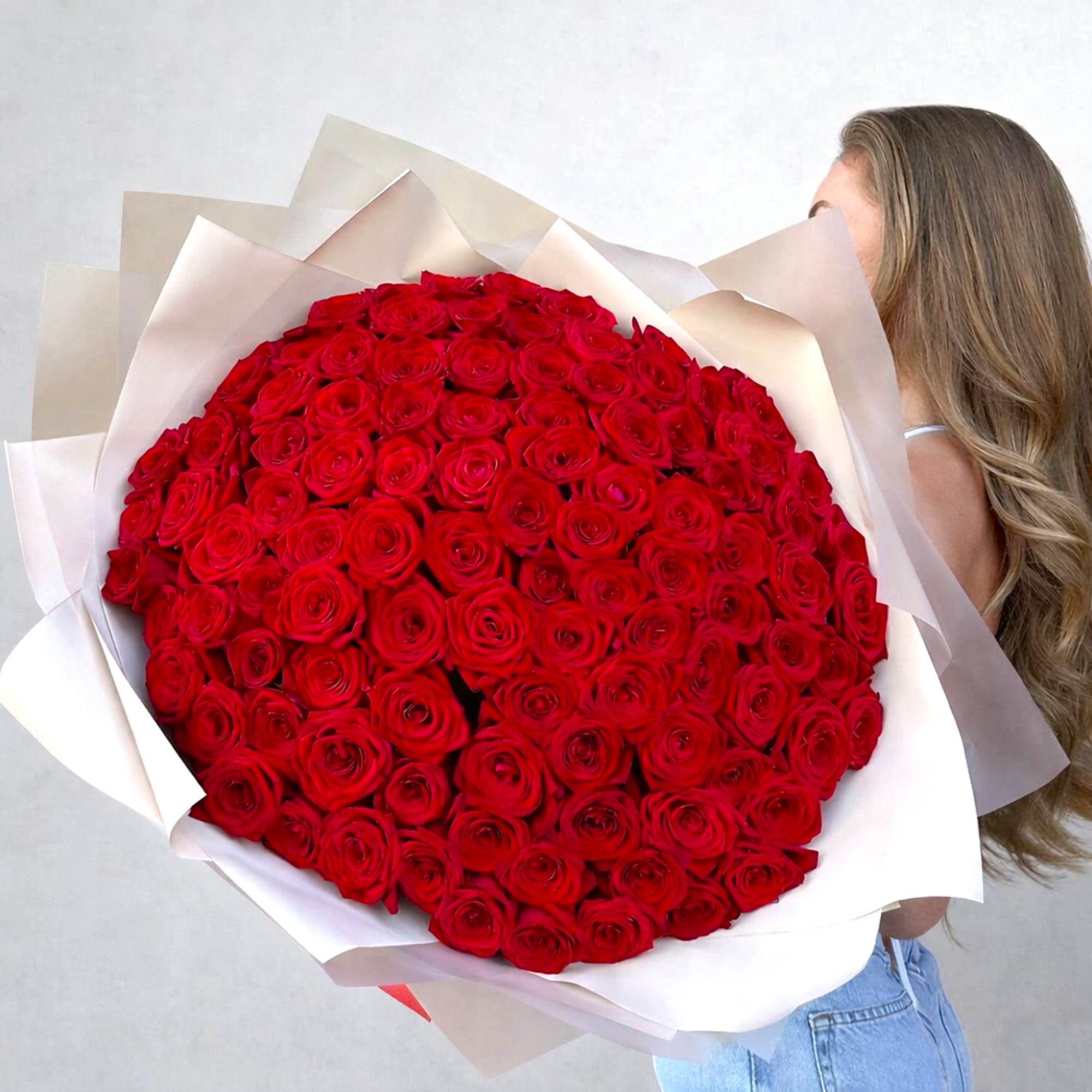 Naomi Bouquet is a premium floral arrangement created by a professional local