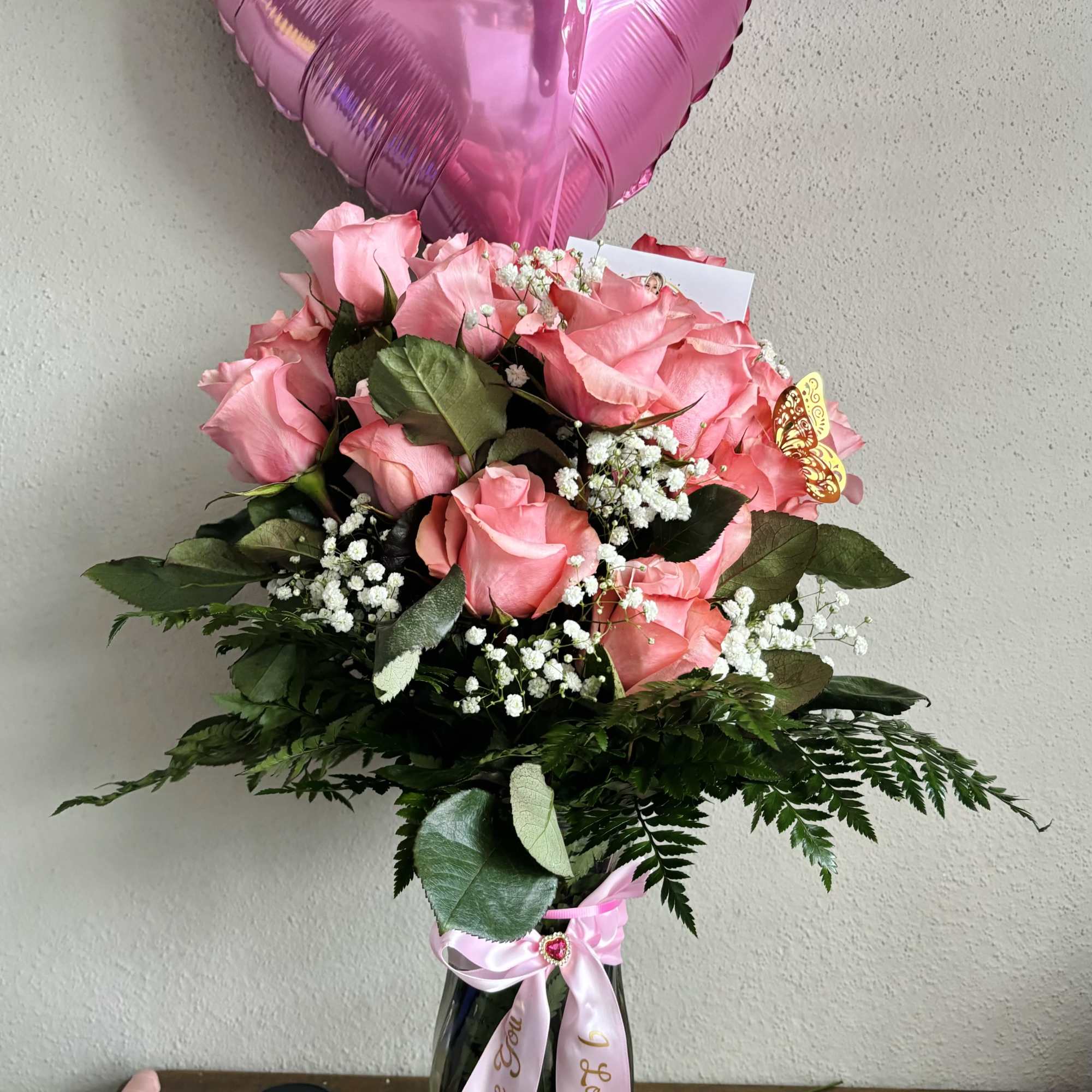&ldquo;I Love You&rdquo; Pink Rose Vase Arrangement
Say &ldquo;I love you&rdquo; with elegance.