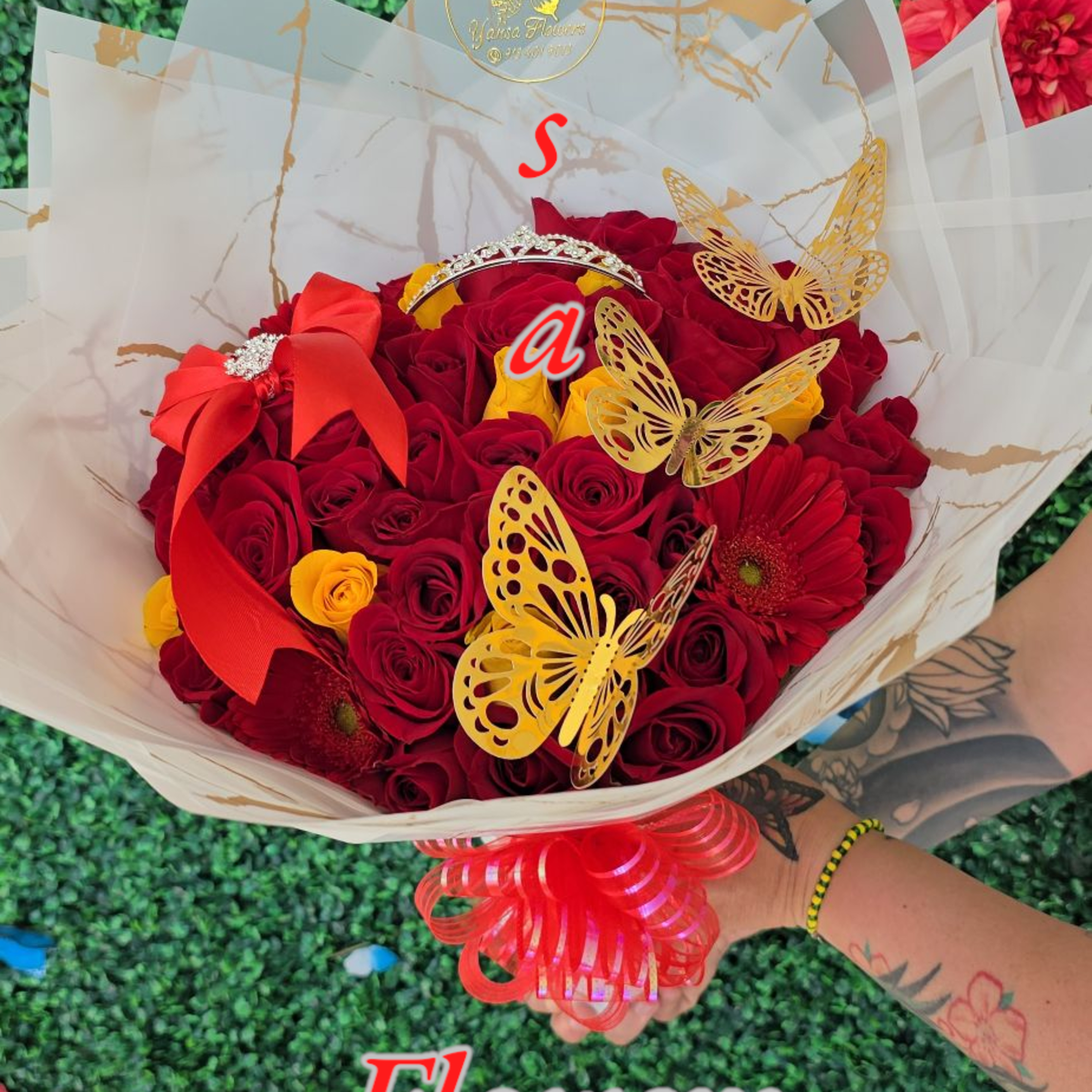  Red Floral Bouquet ️
Classic, bold, and full of passion &mdash; our