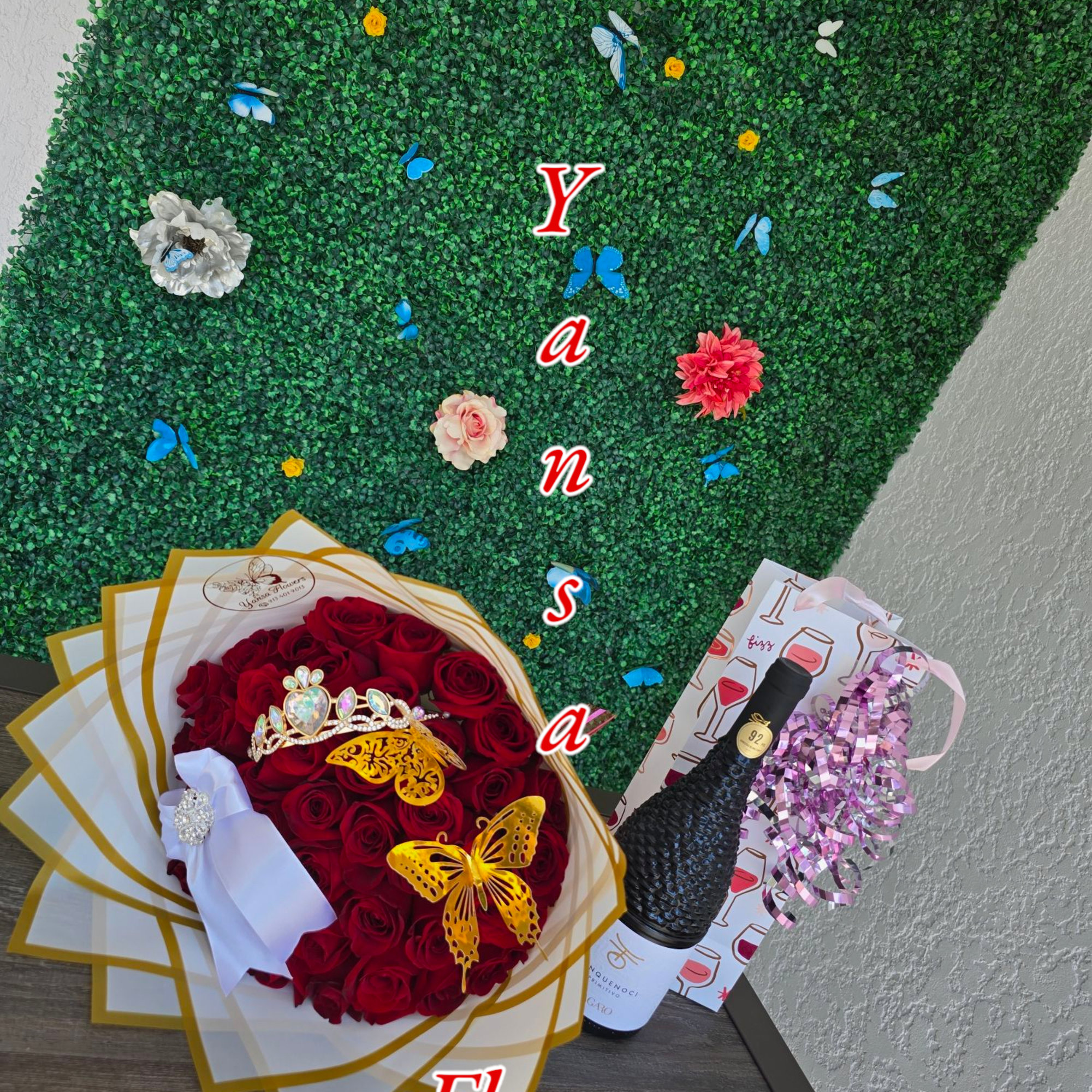  Red Buch&oacute;n Bouquet 
Bold, luxurious, and impossible to ignore &mdash; our