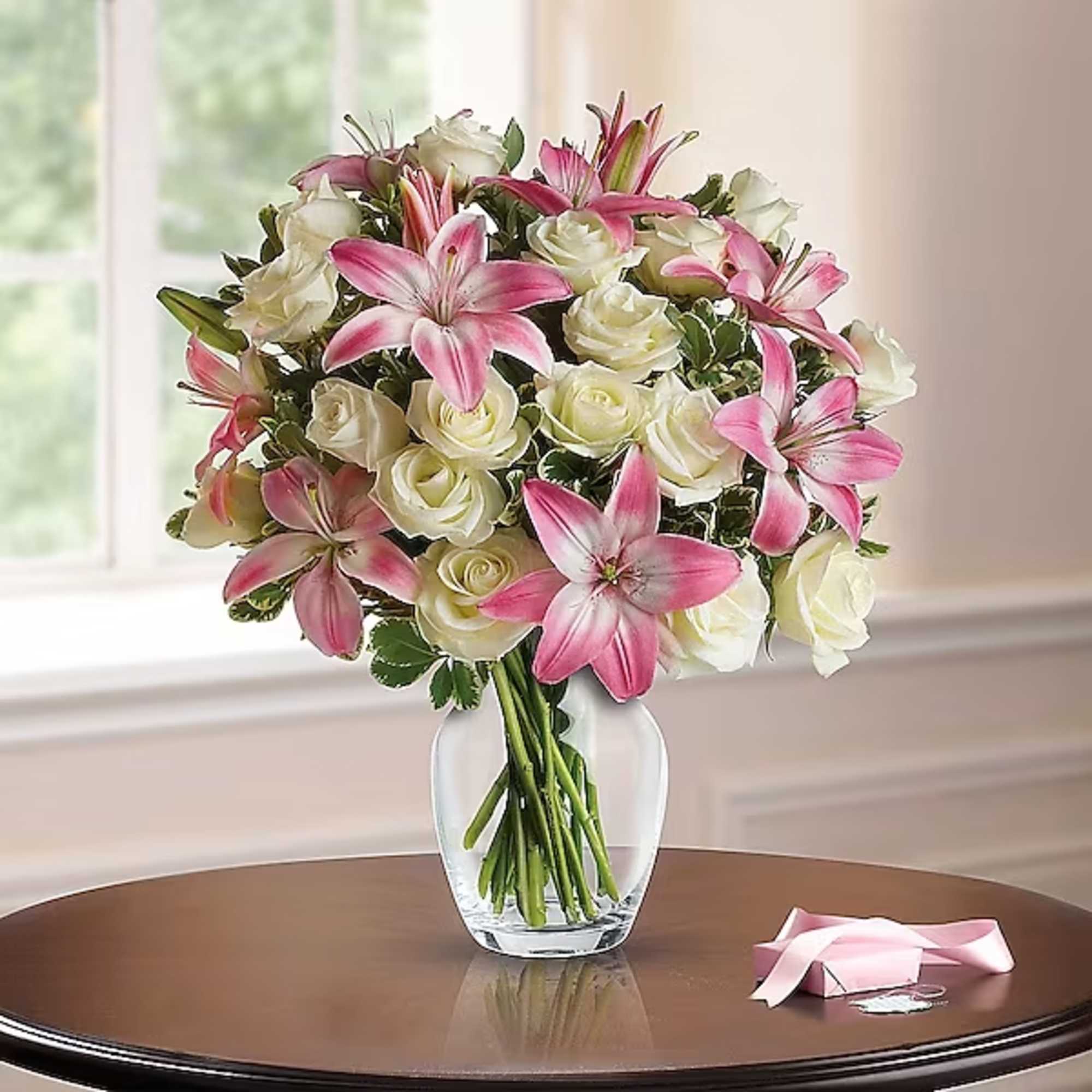 A romantic gift like this one is always appreciated. An eye-catching display