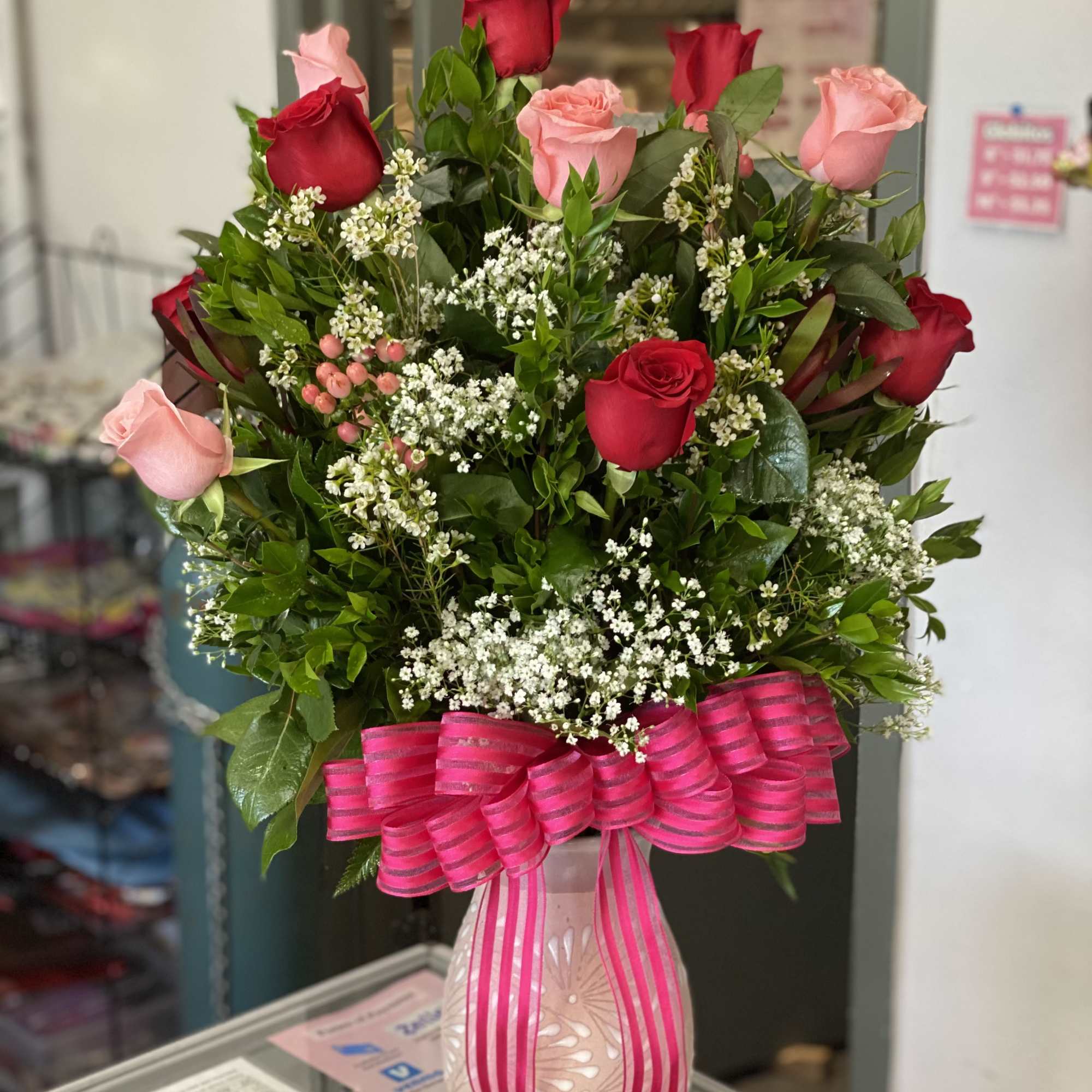12 Roses or 18 Roses.
You may request change in colors during checkout.