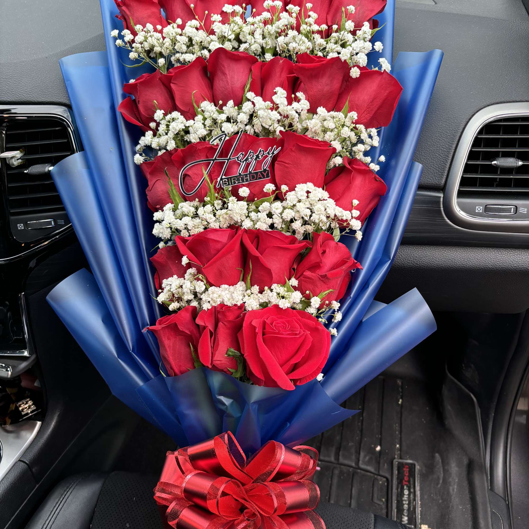  Elegant Red Rose Birthday Bouquet 

Celebrate life&rsquo;s most meaningful moments with