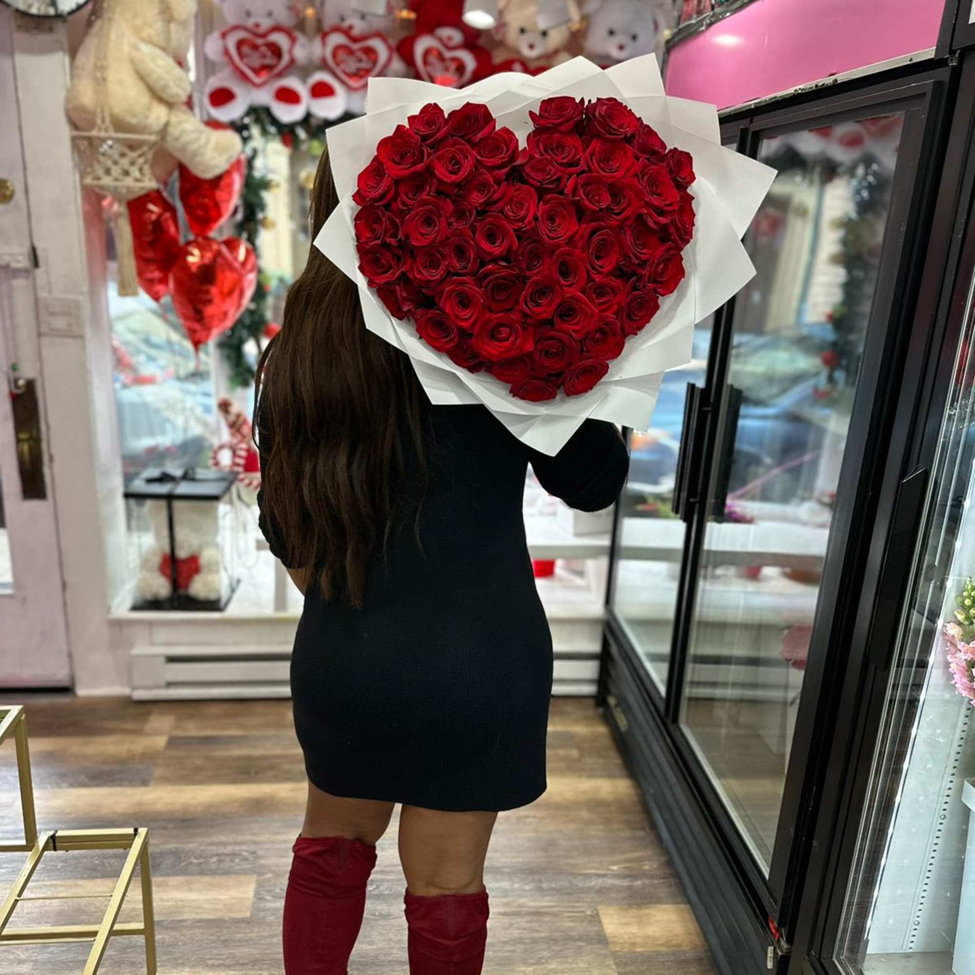 3 dozen 
4 dozen 
5 dozen 
 red roses Luxury hear bouquet