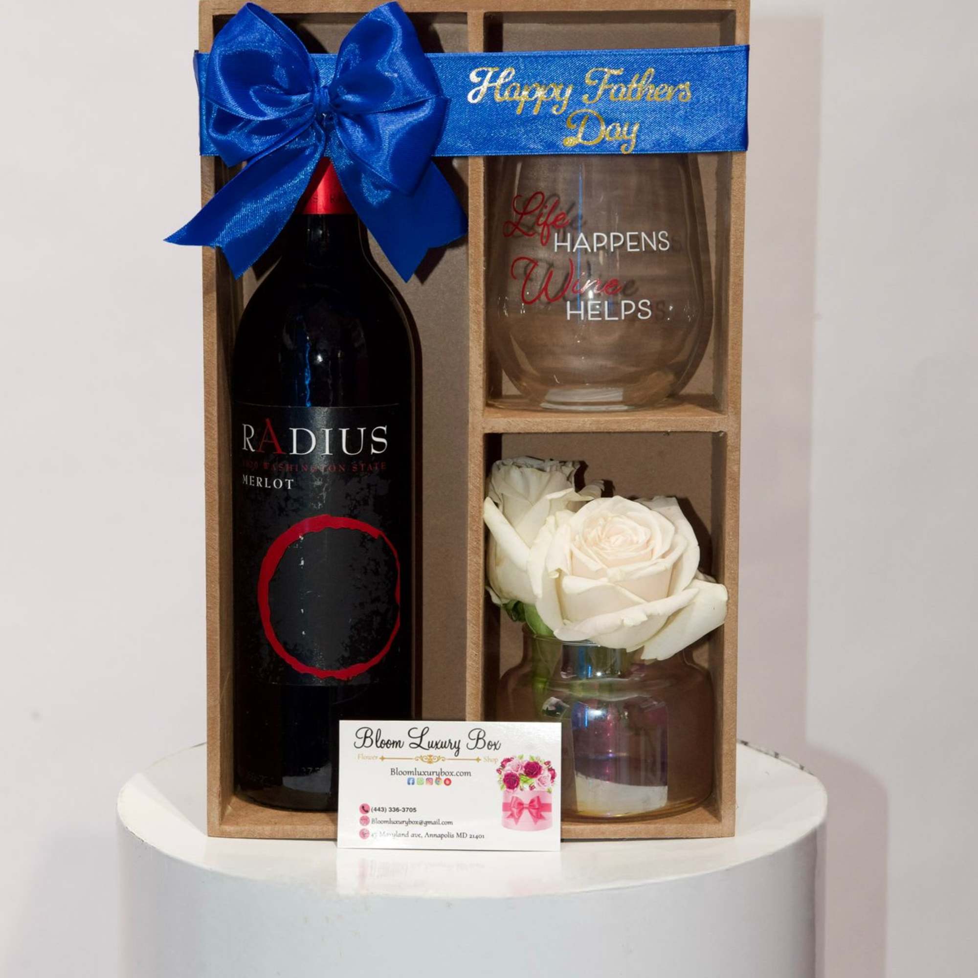 wine boxed gift set, this gorgeous gift set includes roses a wine