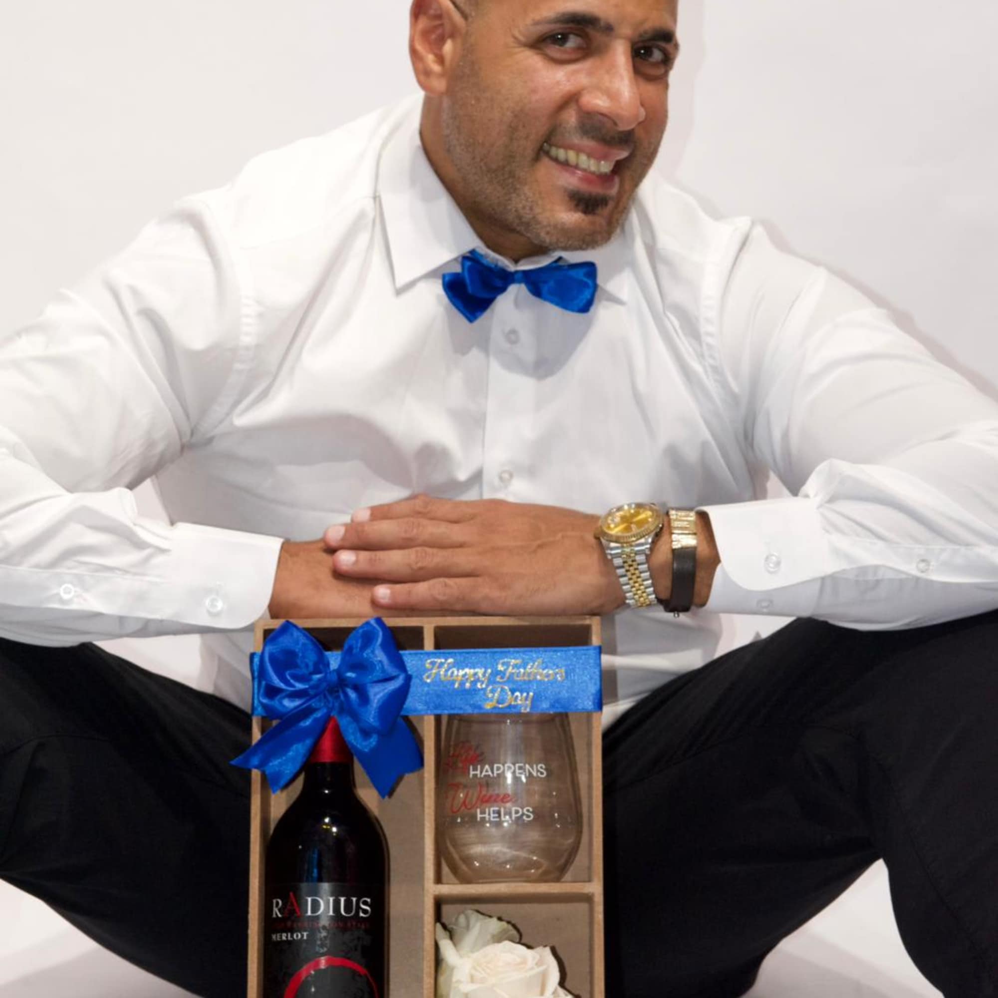 wine boxed gift set, this gorgeous gift set includes roses a wine