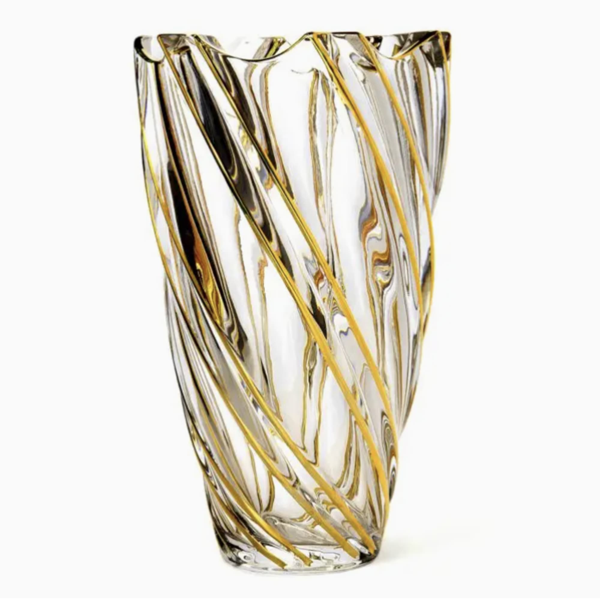 Crafted to perfection, the Bohemian Style Vintage Golden Flower Vase is the