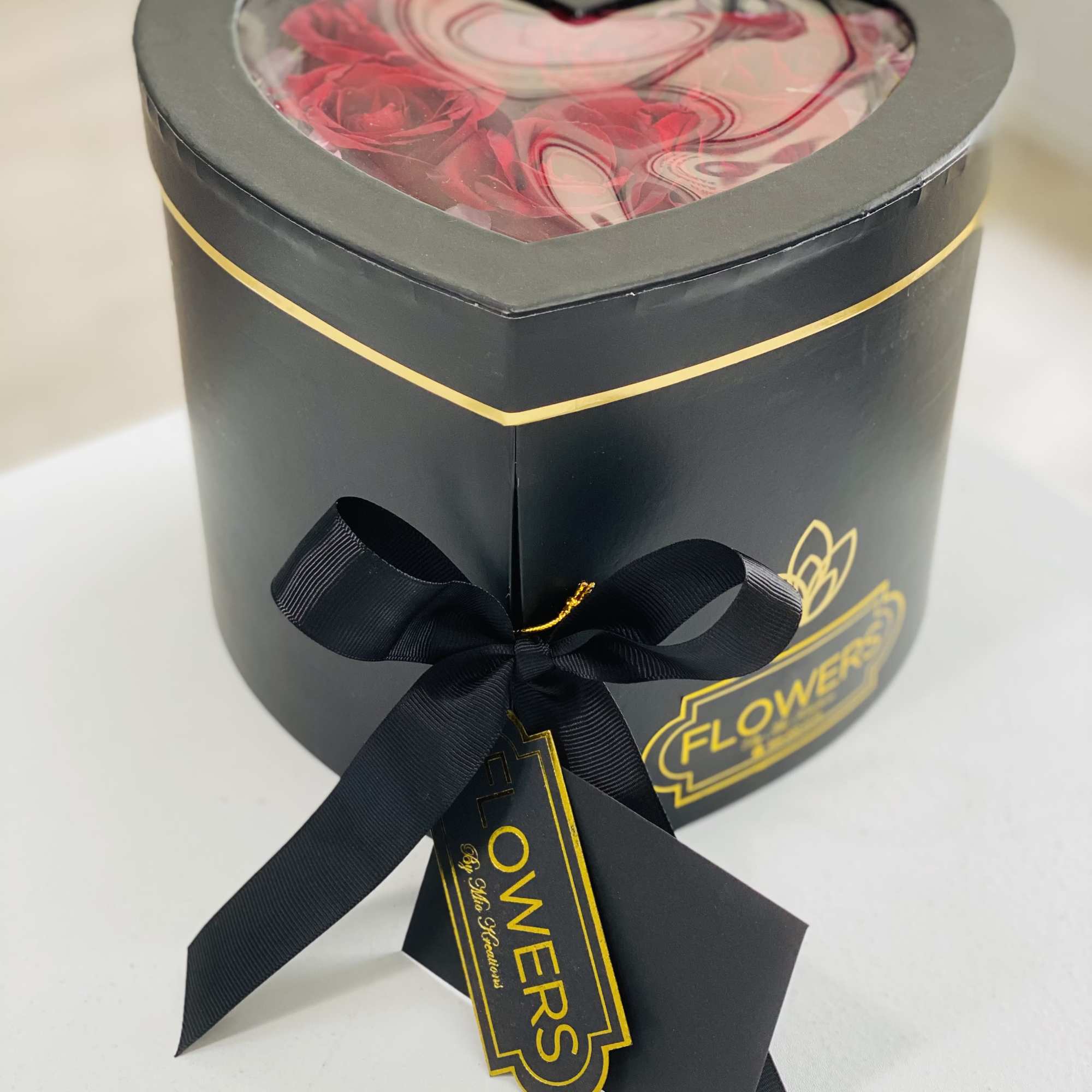 BEAUTIFUL BOX WITH FLOWERS AND CHOCOLATES