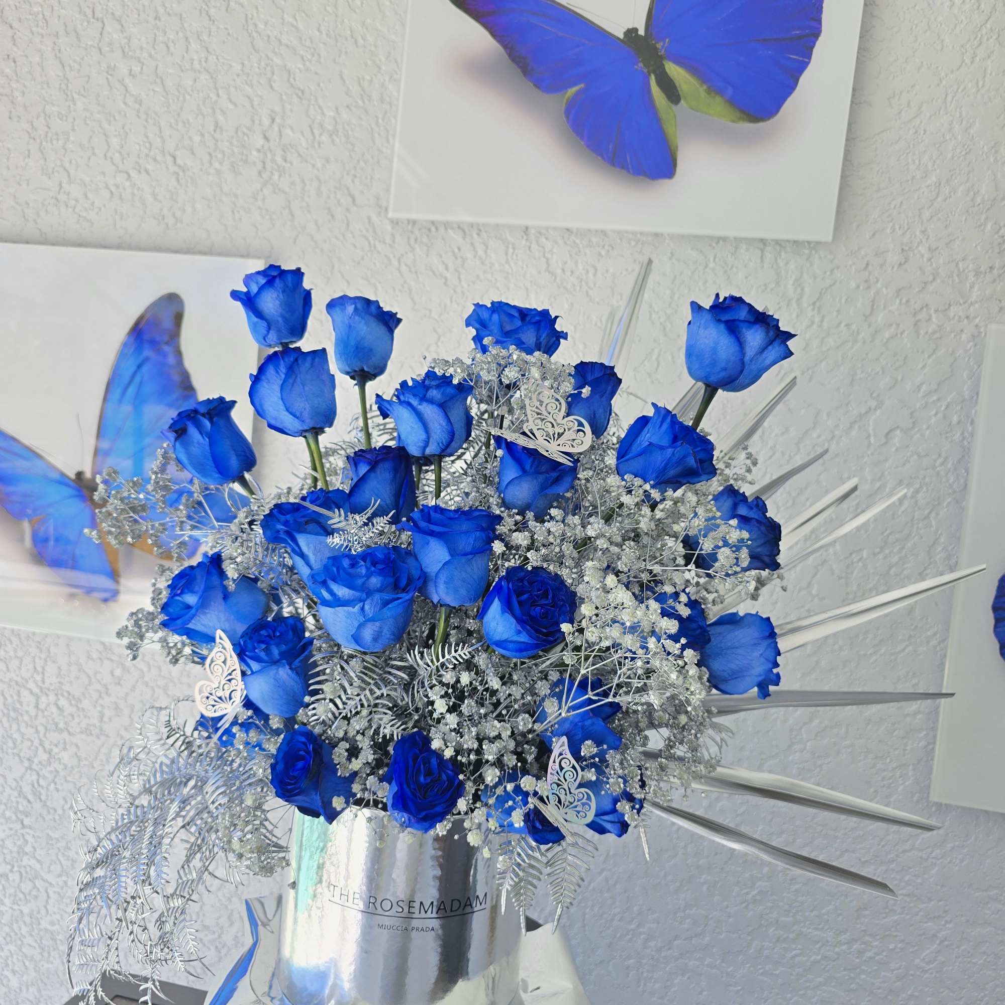 Serenity with a Touch of Glamour 
Elegant and modern, our Blue Shine