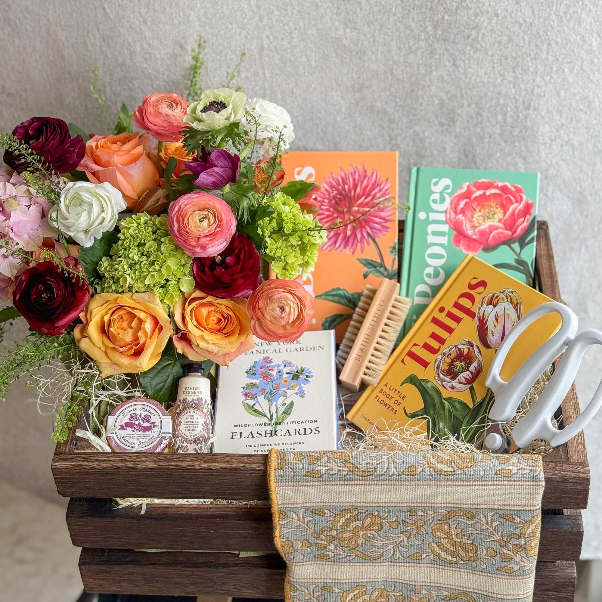 Gift in good taste with this elegant assortment of gifts any flower