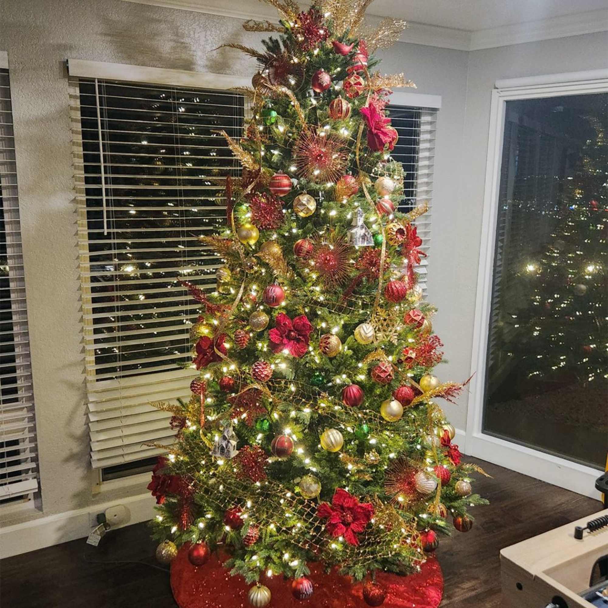 Holidays are a wonderful time to delight your clients, visitors and coworkers.