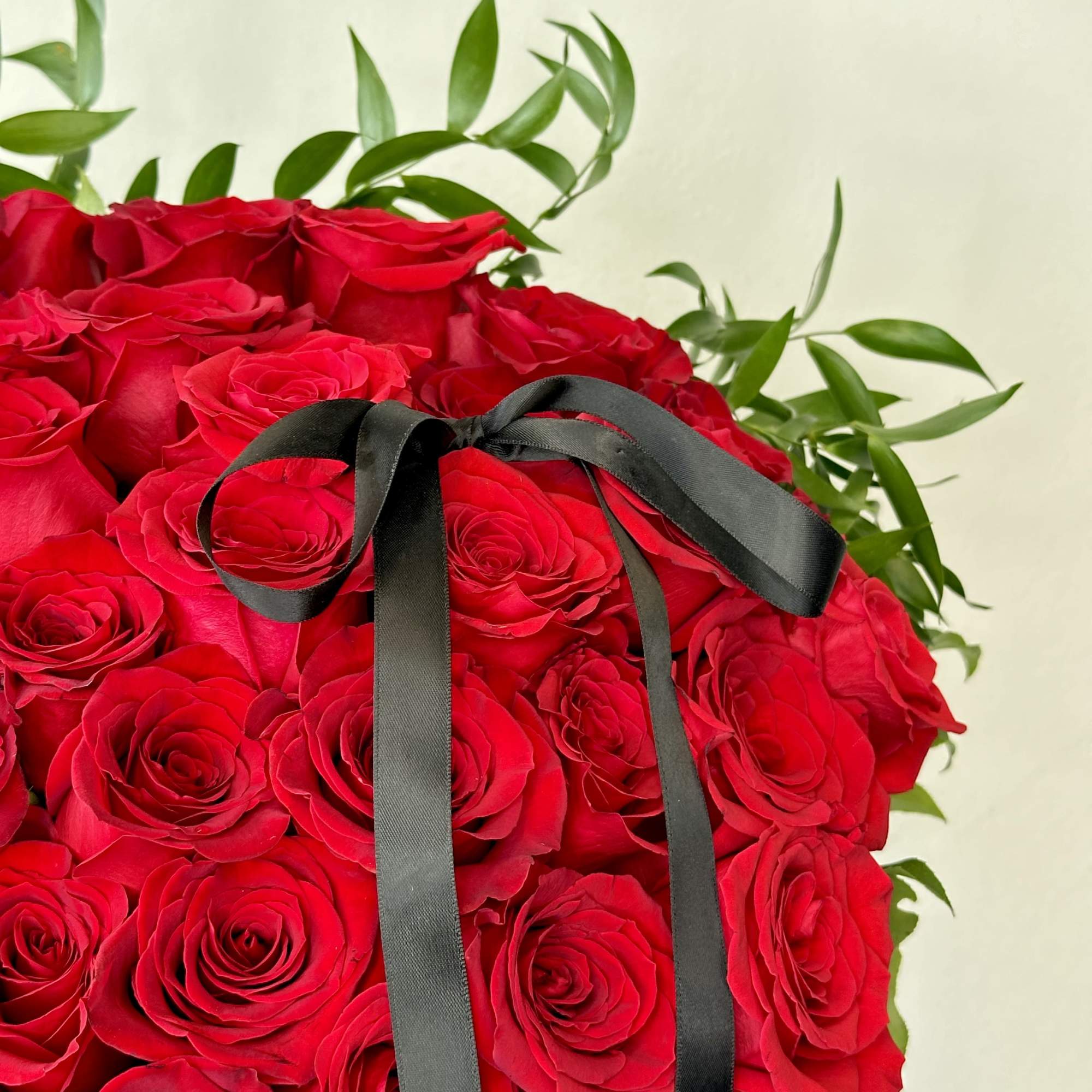 An arrangement suitable for Royal love! A very elegant and unique design