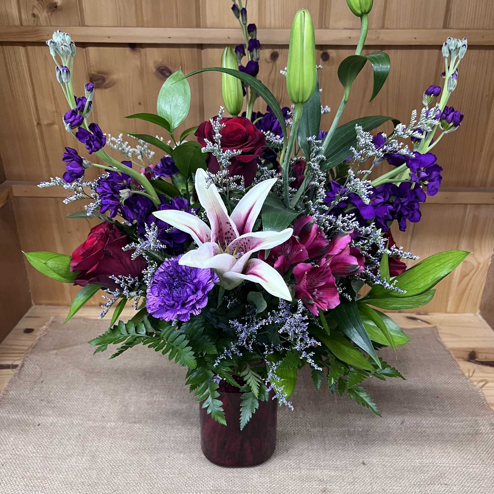 Up the romance with Valentine's Day with this beautiful bouquet of flowers!
Romance