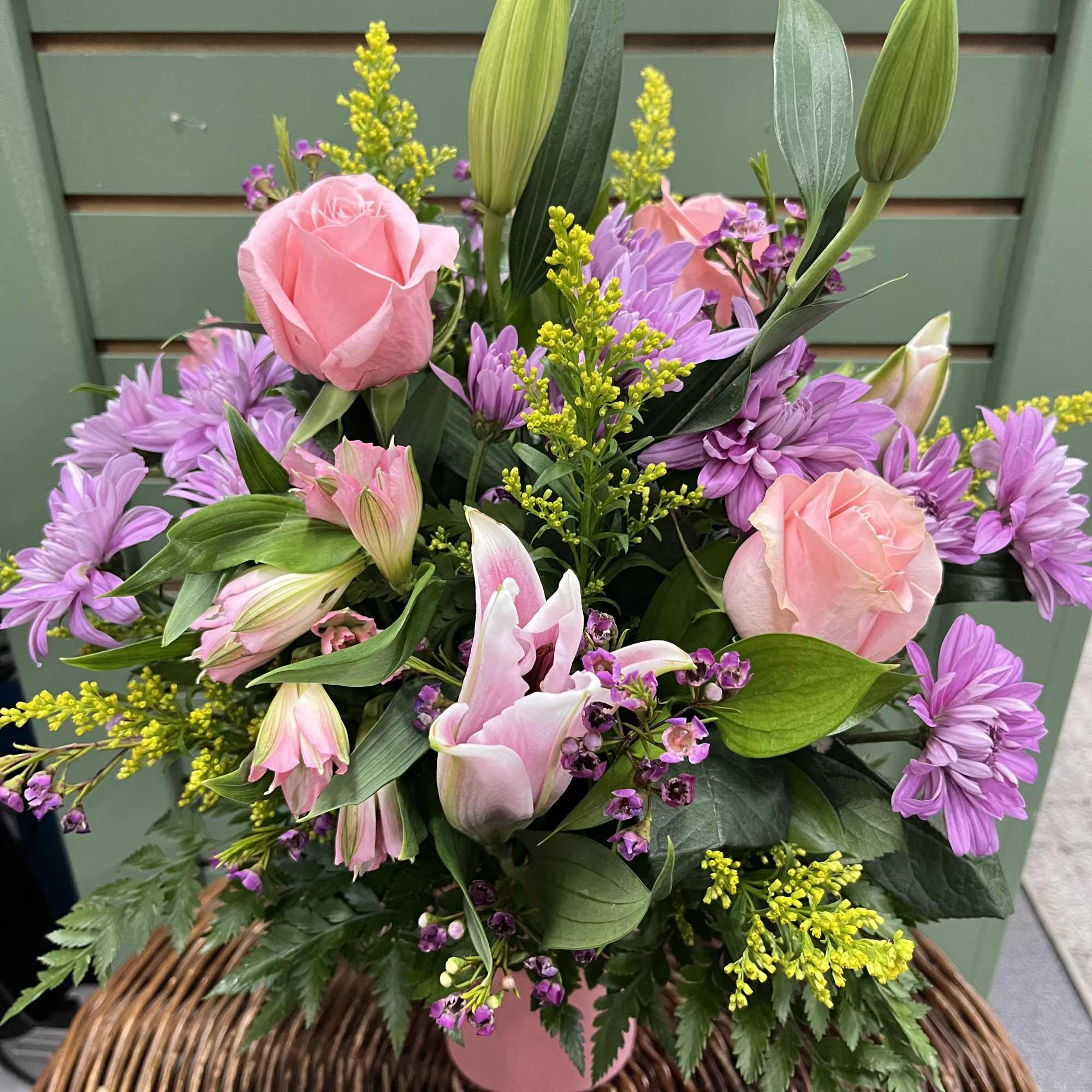 This bouquet is sure to brighten anyones day!
This bouquet features a stargazer