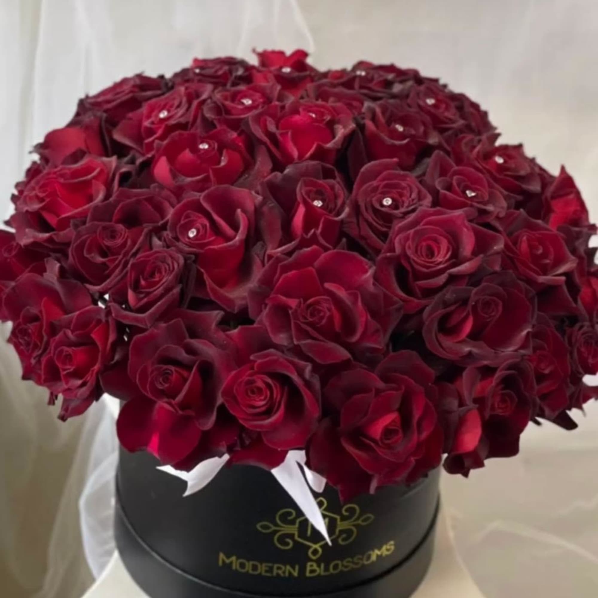 Make a bold statement with this elegantly simple design. Red roses in