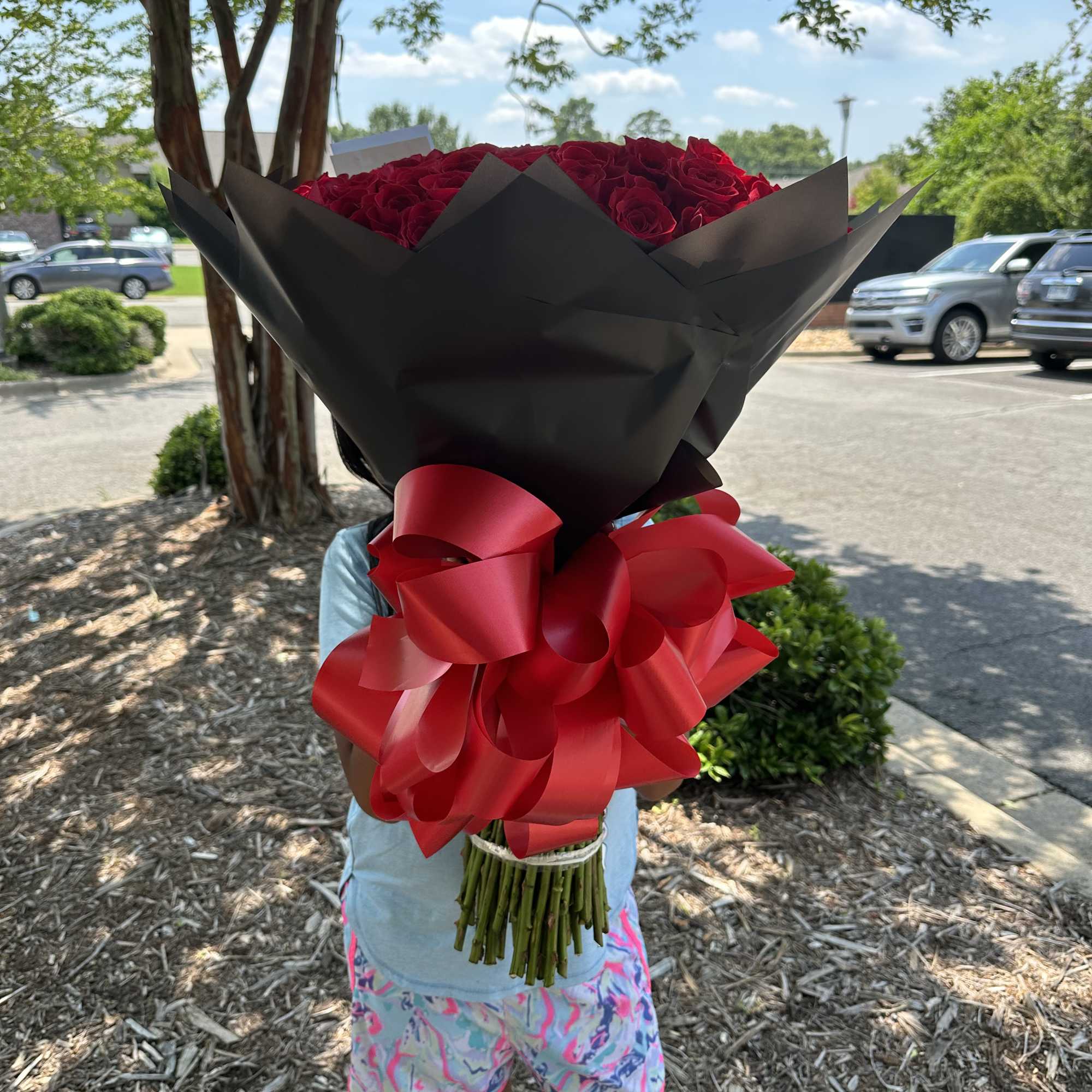  &ldquo;Ramo Buch&oacute;n&rdquo; 

Rose color available:
Red 
Pink
Hot Pink
White
You can mix

If you want