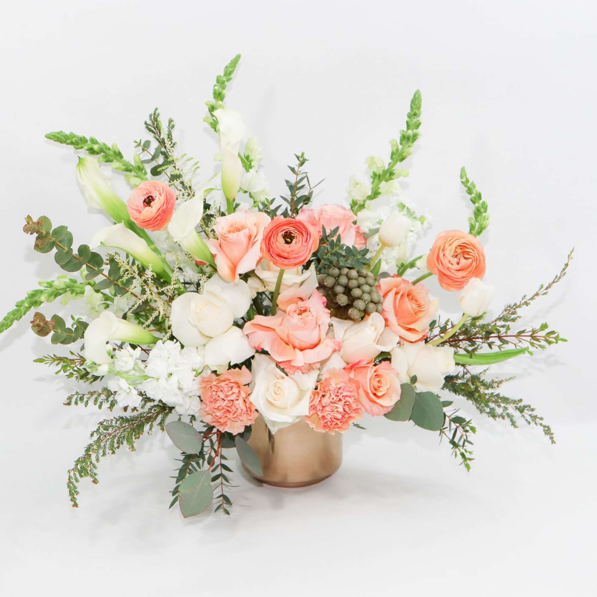 Delicate and sweet, combination of shades, peach and white. This bouquet features