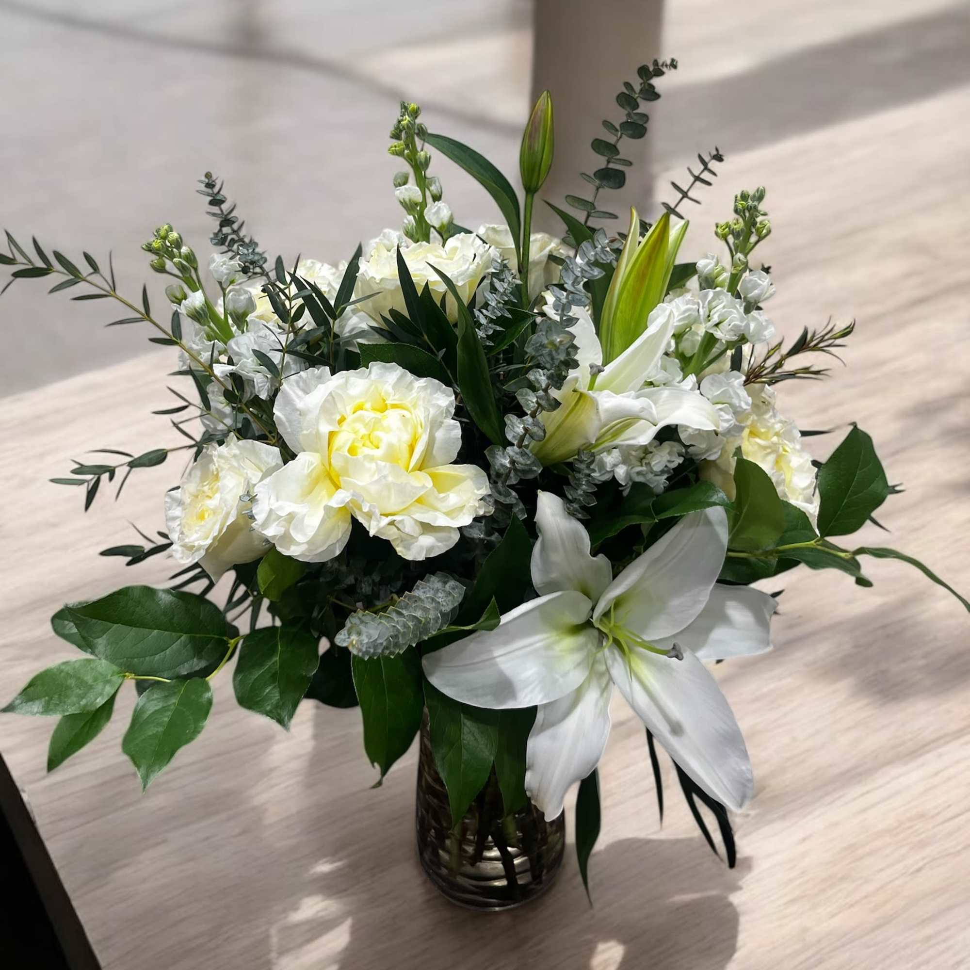White flowers have a timeless elegance, which is captured in our luxurious