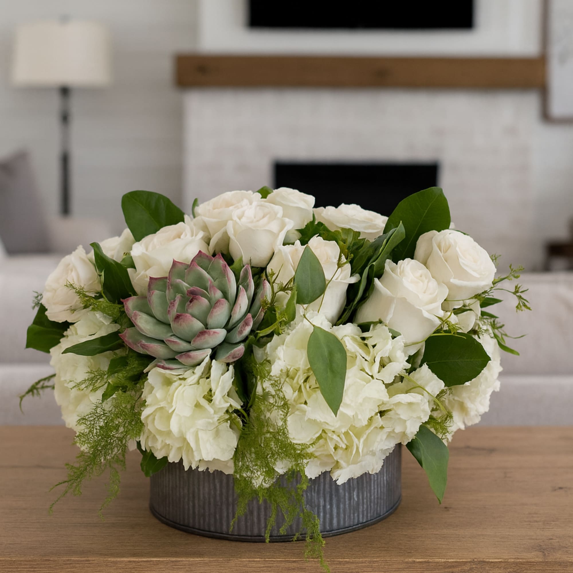 Roses &amp; Succulents Arrangement &ndash; Rustic Charm Meets Modern Elegance
The Roses &amp;