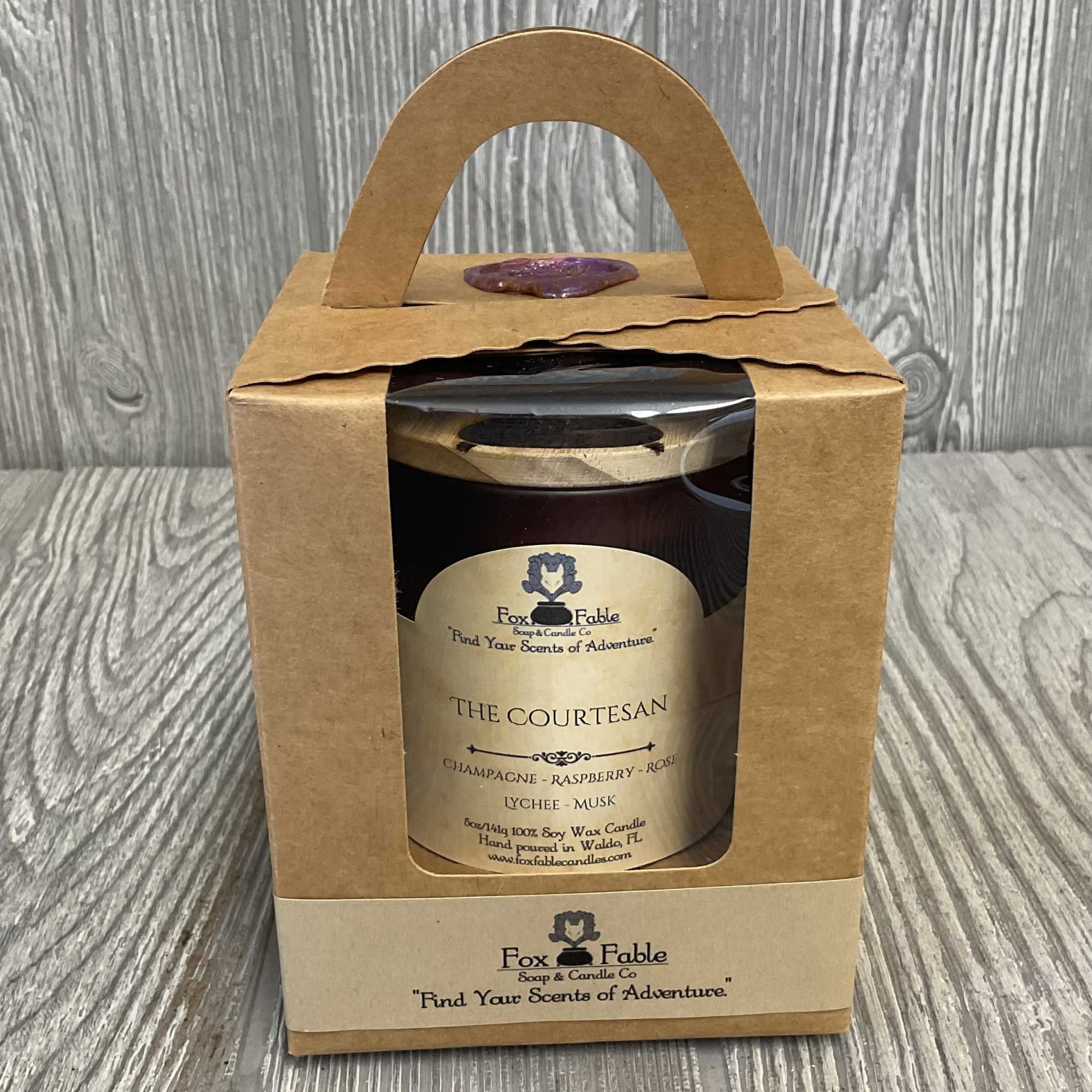 Gift the beautiful scent of champagne, raspberry, rose, lychee, and musk. This