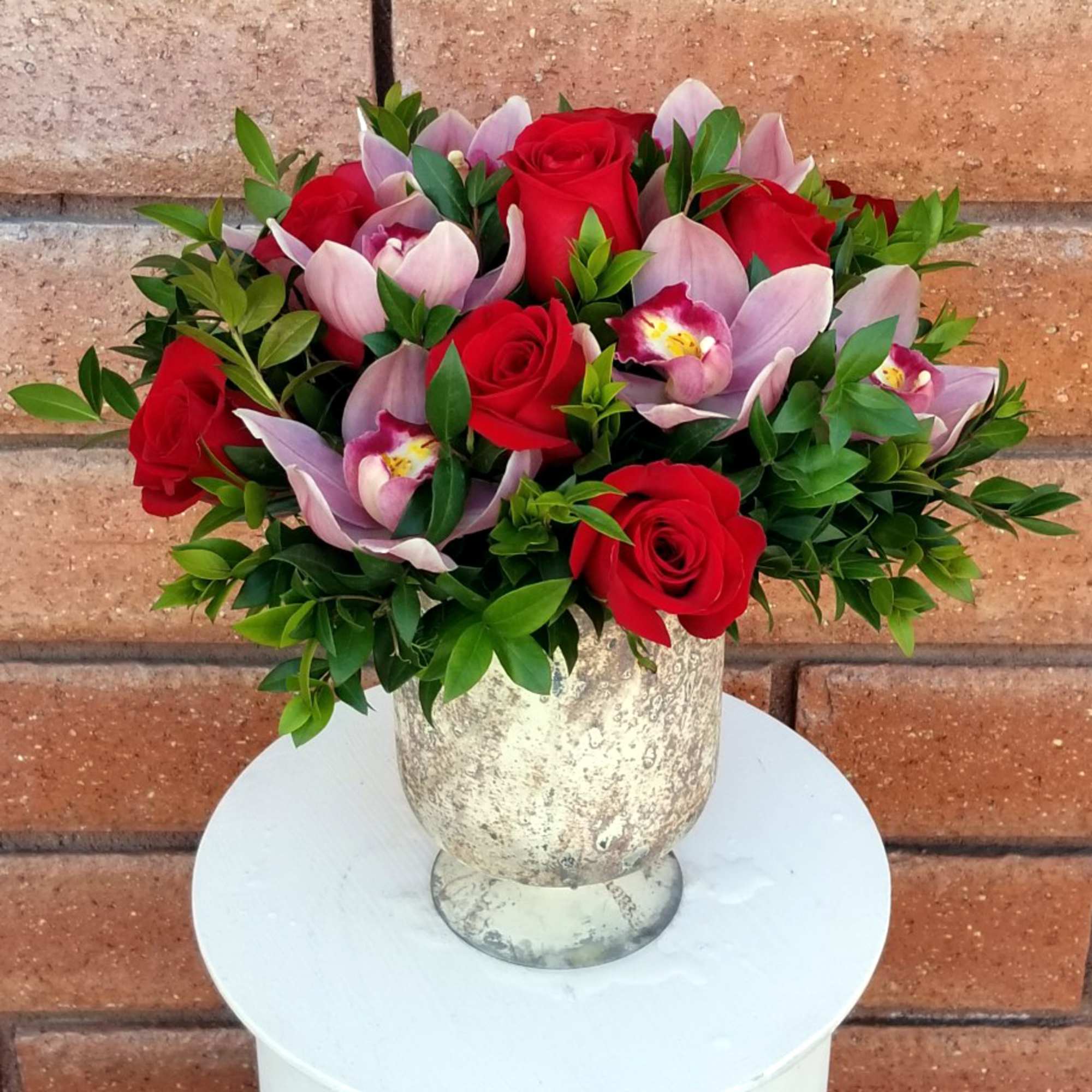 Chic Roses &amp; Orchids &ndash; Luxury Flower Delivery in San Diego

Sophisticated and