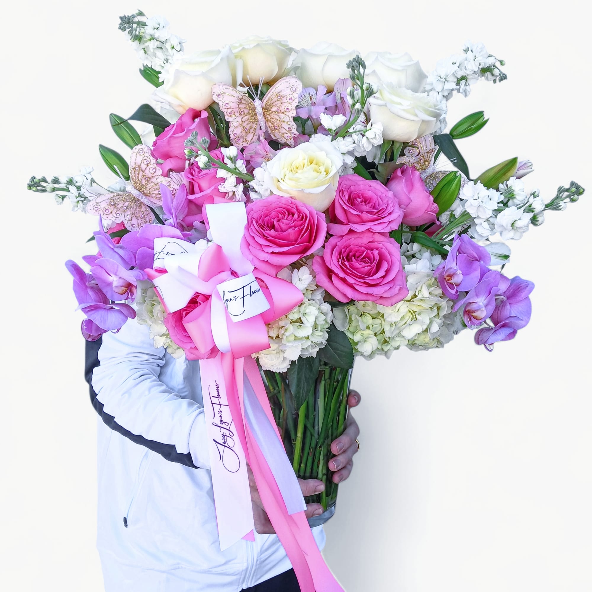 Send this beautiful Happy Anniversary bouquet today to show them how much