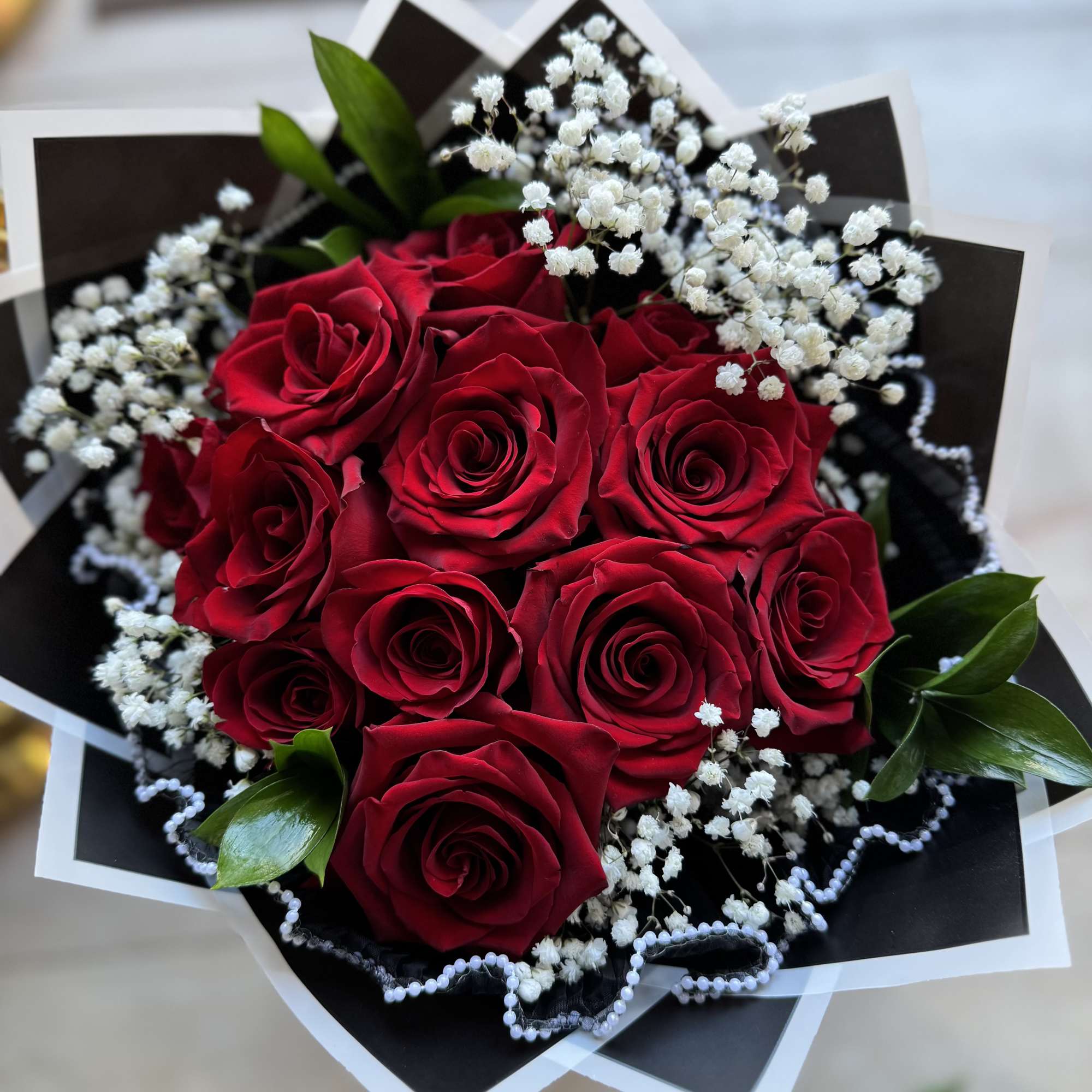 Make a grand statement with this breathtaking bouquet of premium long Steam