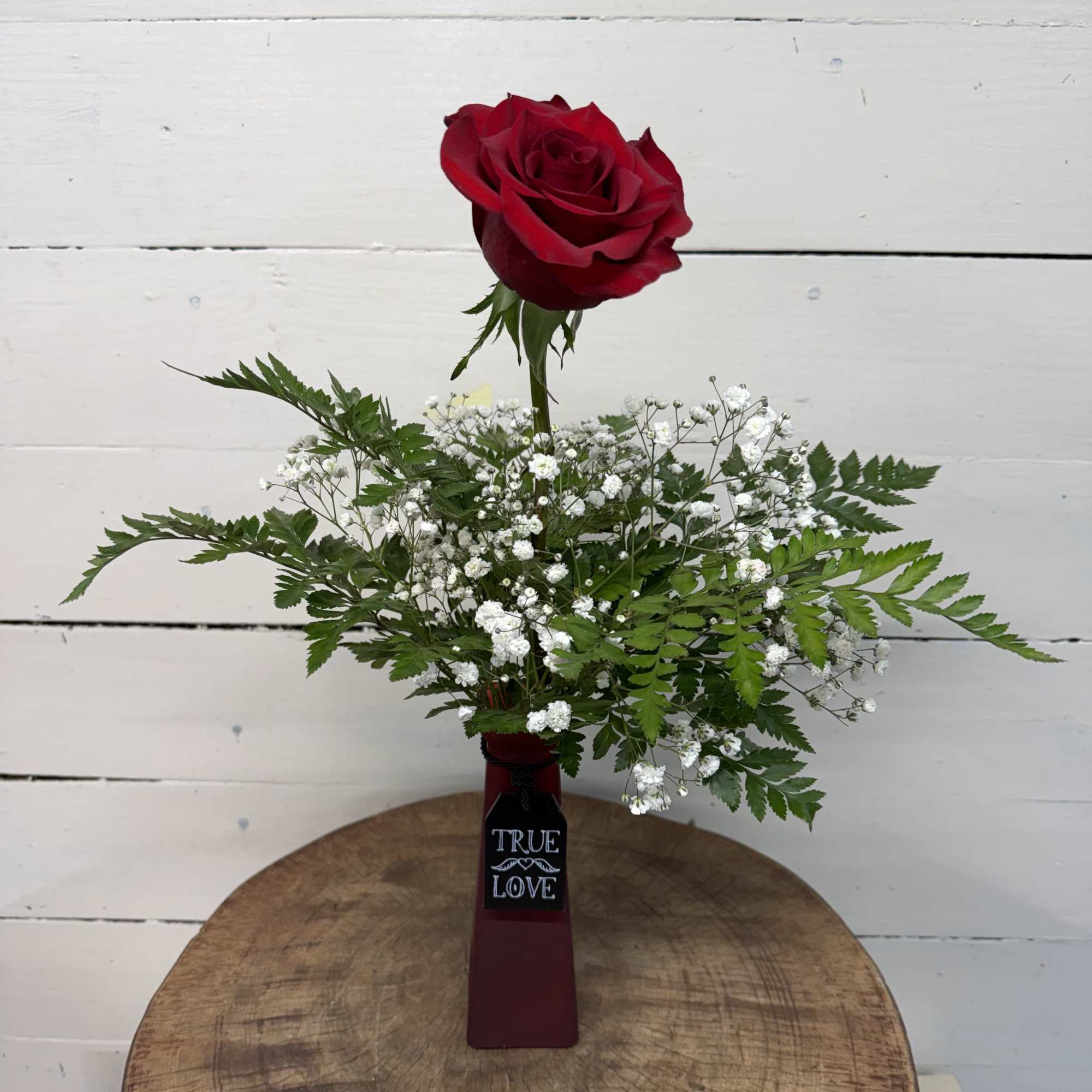 Our Valentine bud vase collection, features one of our highest quality roses