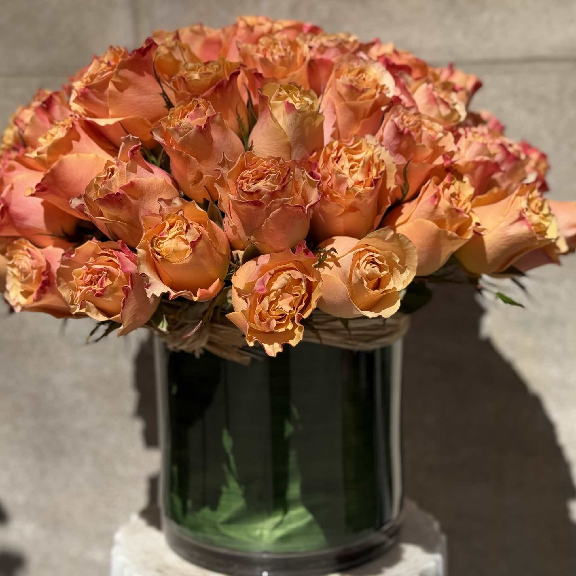 Check out these awesome, vibrant roses from Ecuador! They&rsquo;re all about that