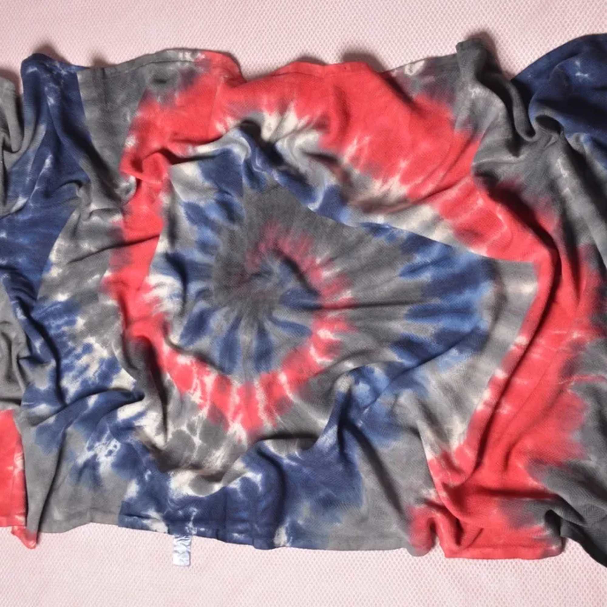 Color - Patriotic Spiral [July 4th]
Kafthan Authentic Anatolian Art
These towels support women