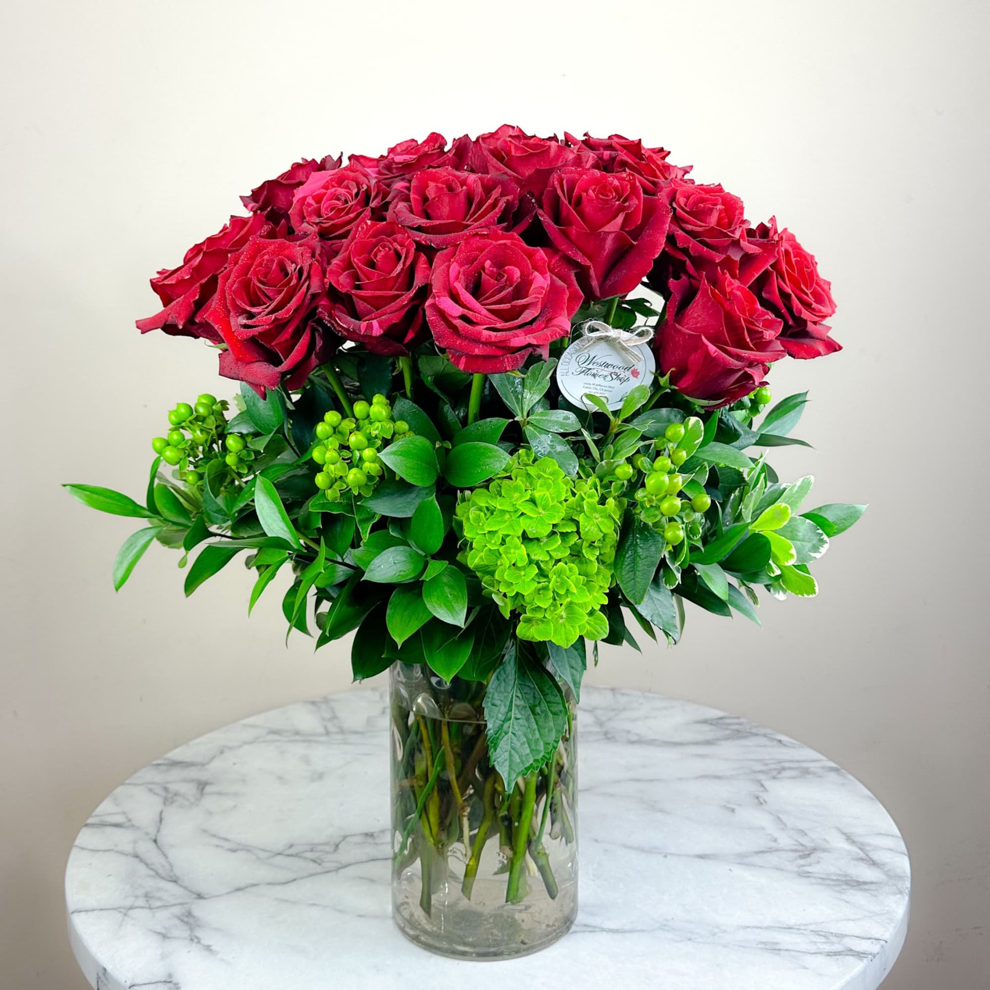 Elevate your Valentine&rsquo;s Day by ordering The Majestic Love Bouquet! This grand