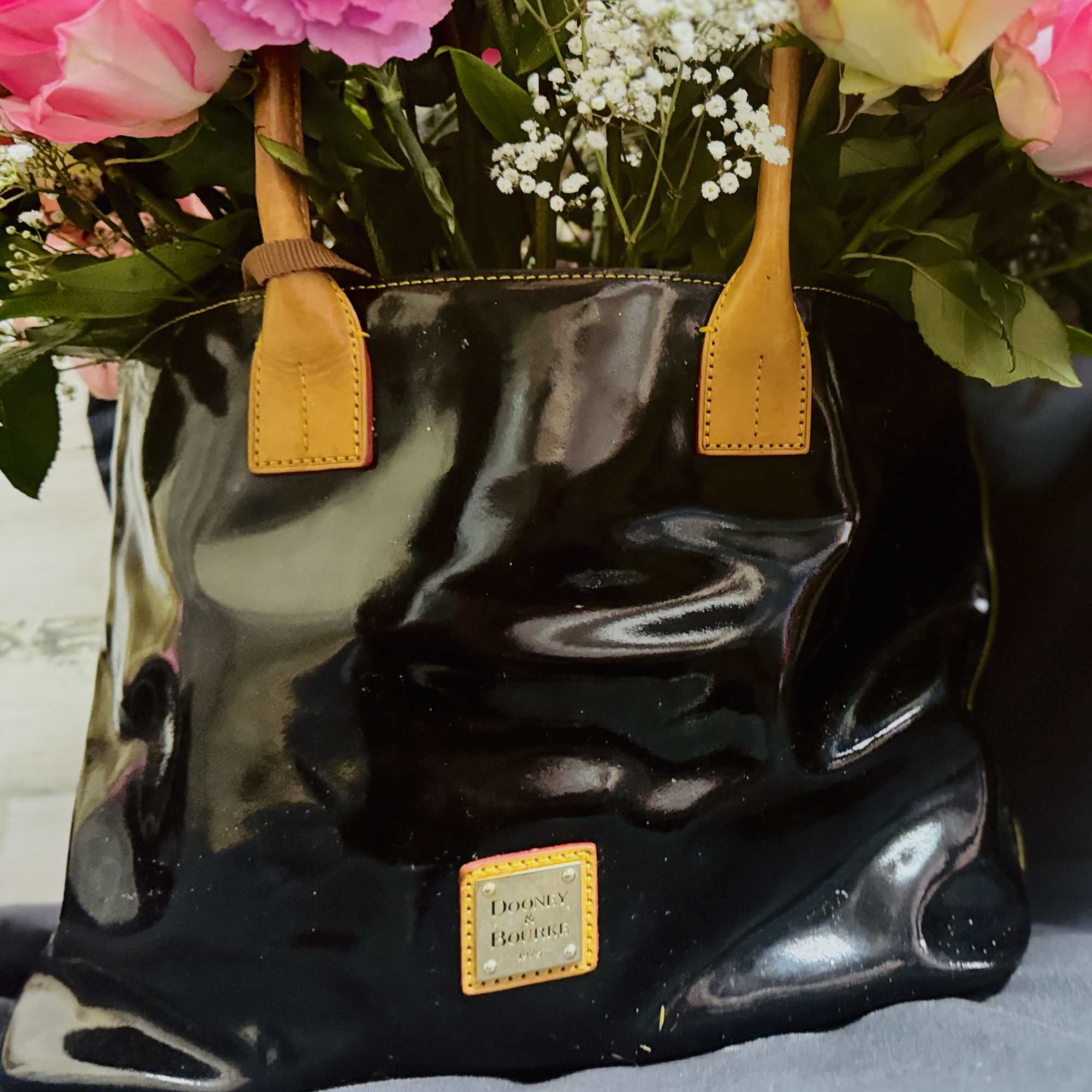 A trendy, stylish,  flower display arranged in a gift!! 

The gift